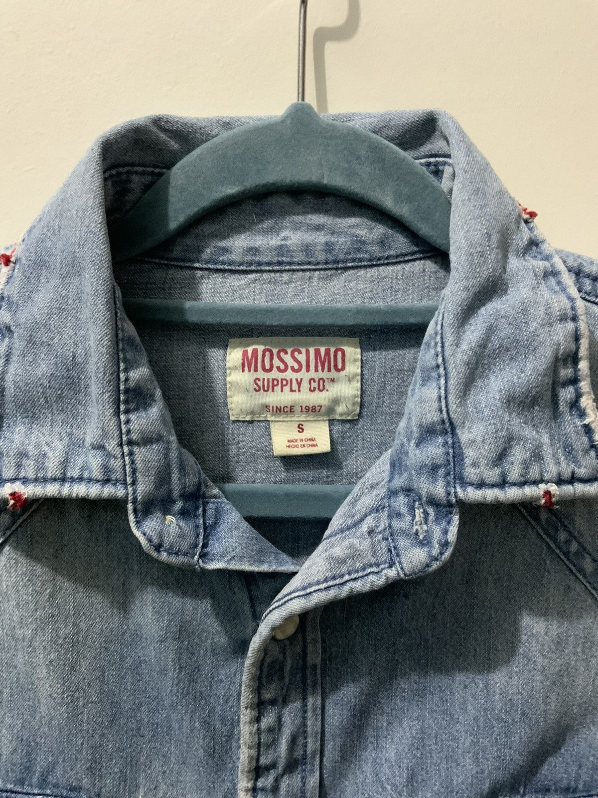 If Six Was Nine Mossimo Supply Co Distressed Denime Button Up Shirt Size US S / EU 44-46 / 1 - 9 Thumbnail
