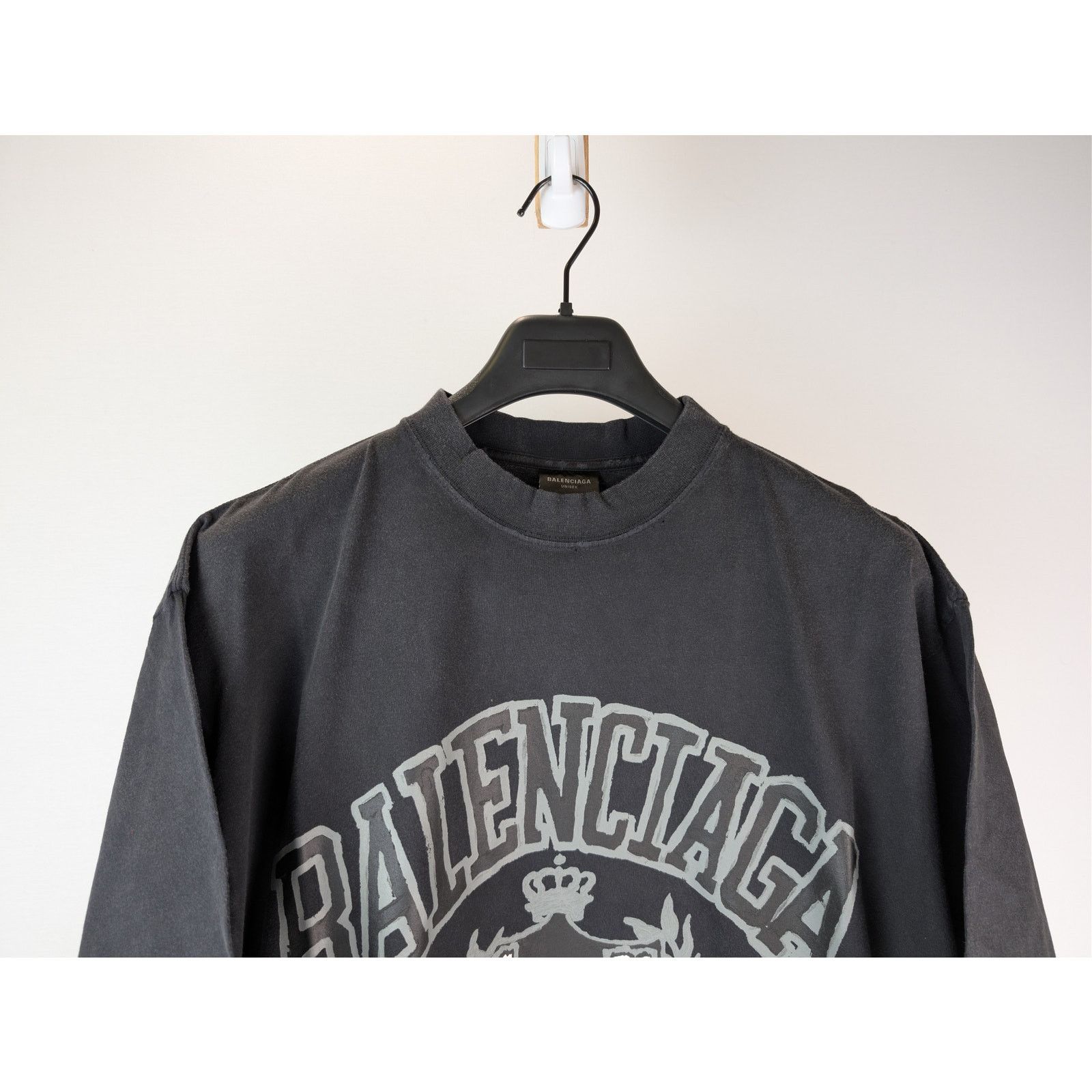 Balenciaga o1rshd1 Distressed DIY College Printed Cotton T-Shirt Black Size US S / EU 44-46 / 1 - 3 Thumbnail