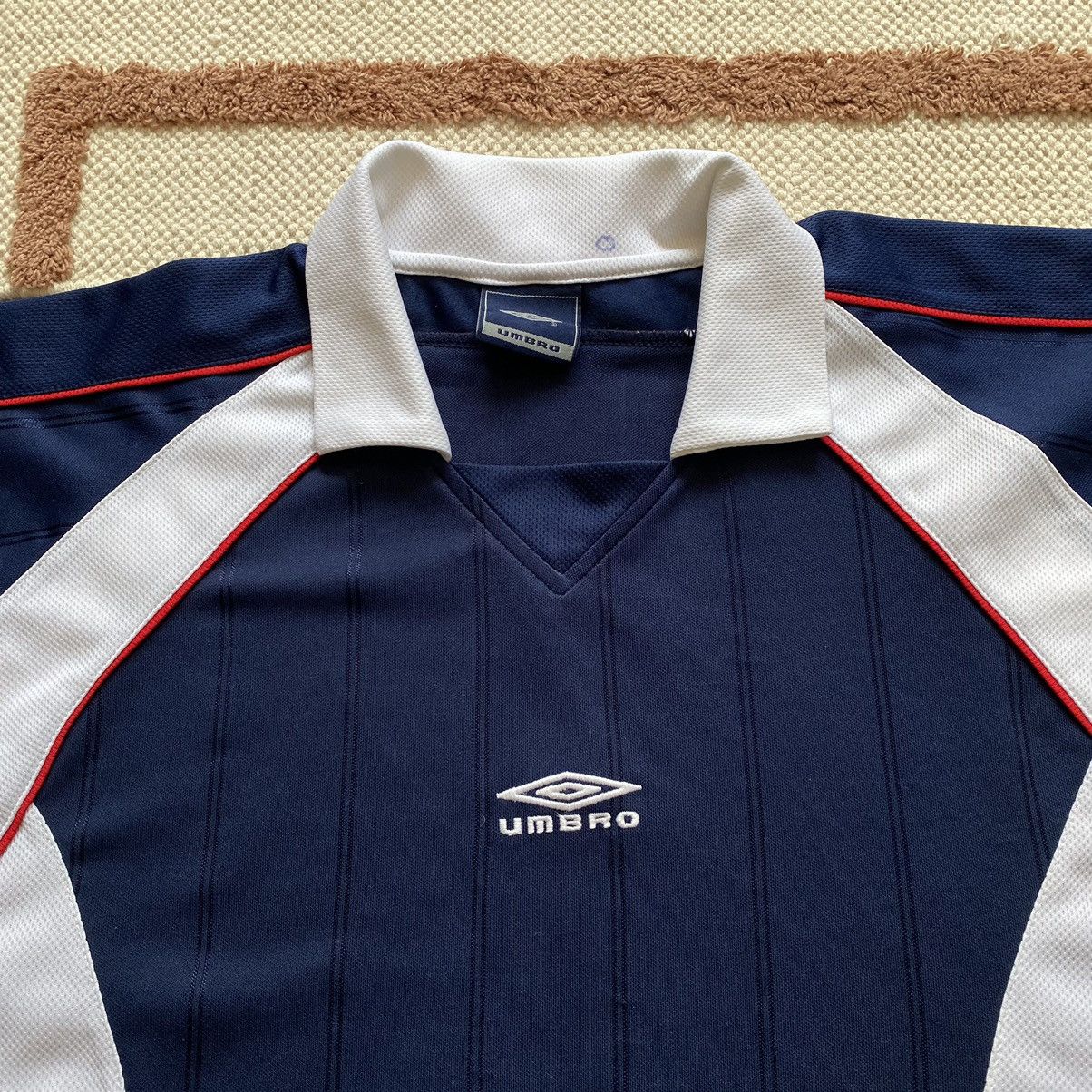 Umbro UMBRO Y2K CENTRE LOGO DRILL JERSEY T SHIRT Size US M / EU 48-50 / 2 - 2 Thumbnail