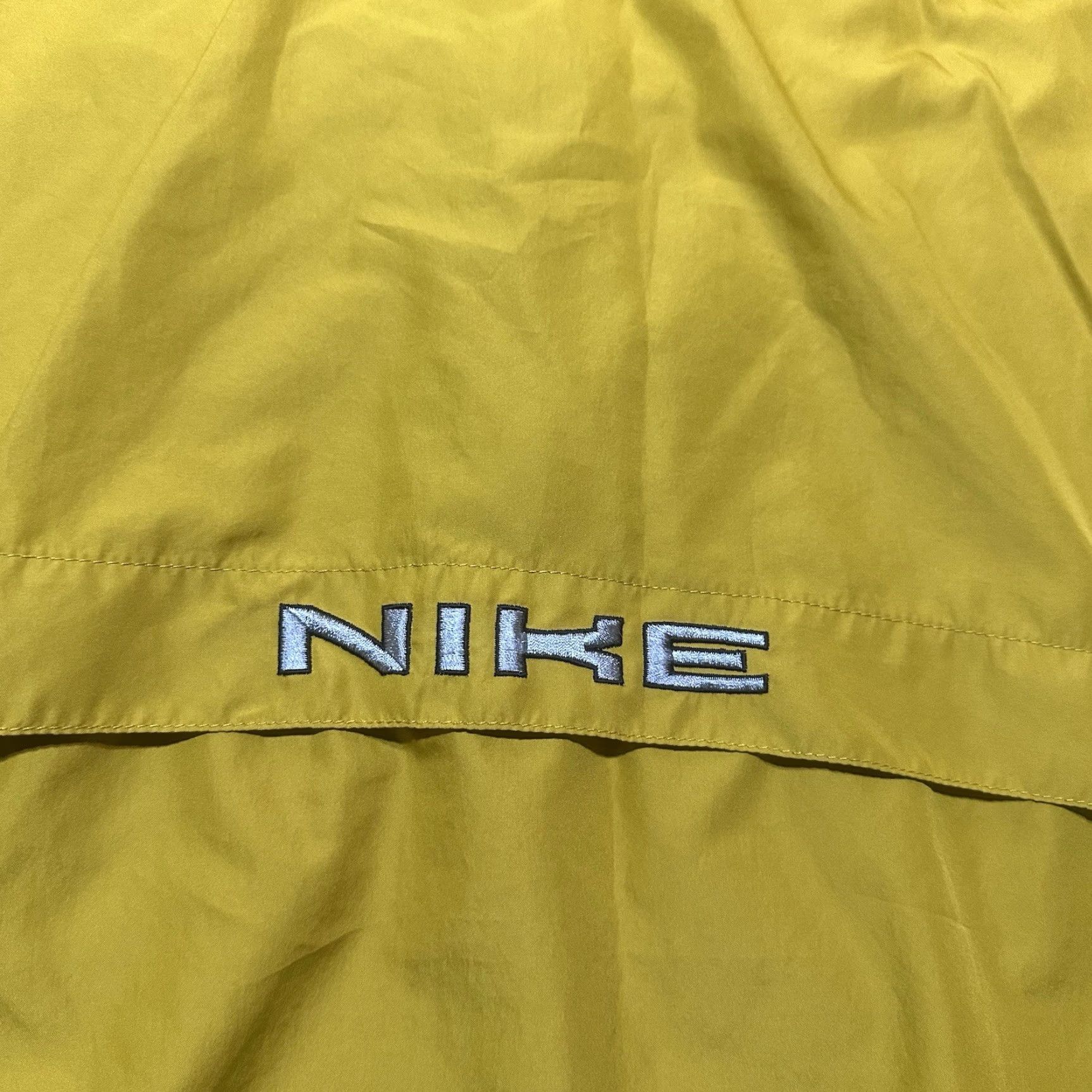 Nike VINTAGE Nike Windbreaker Anorak Jacket Mens XL Gold Mini Swoosh Windbreaker Jacket Logo Nike Team Mens XL Gold Size US XL / EU 56 / 4 - 7 Thumbnail