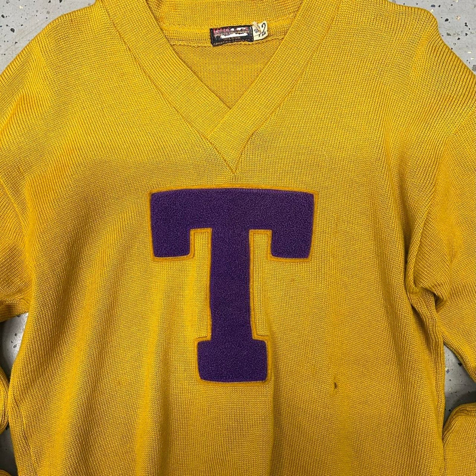 Wilson VTG 1950s Wilson yellow and purple University sweater Size US L / EU 52-54 / 3 - 2 Thumbnail