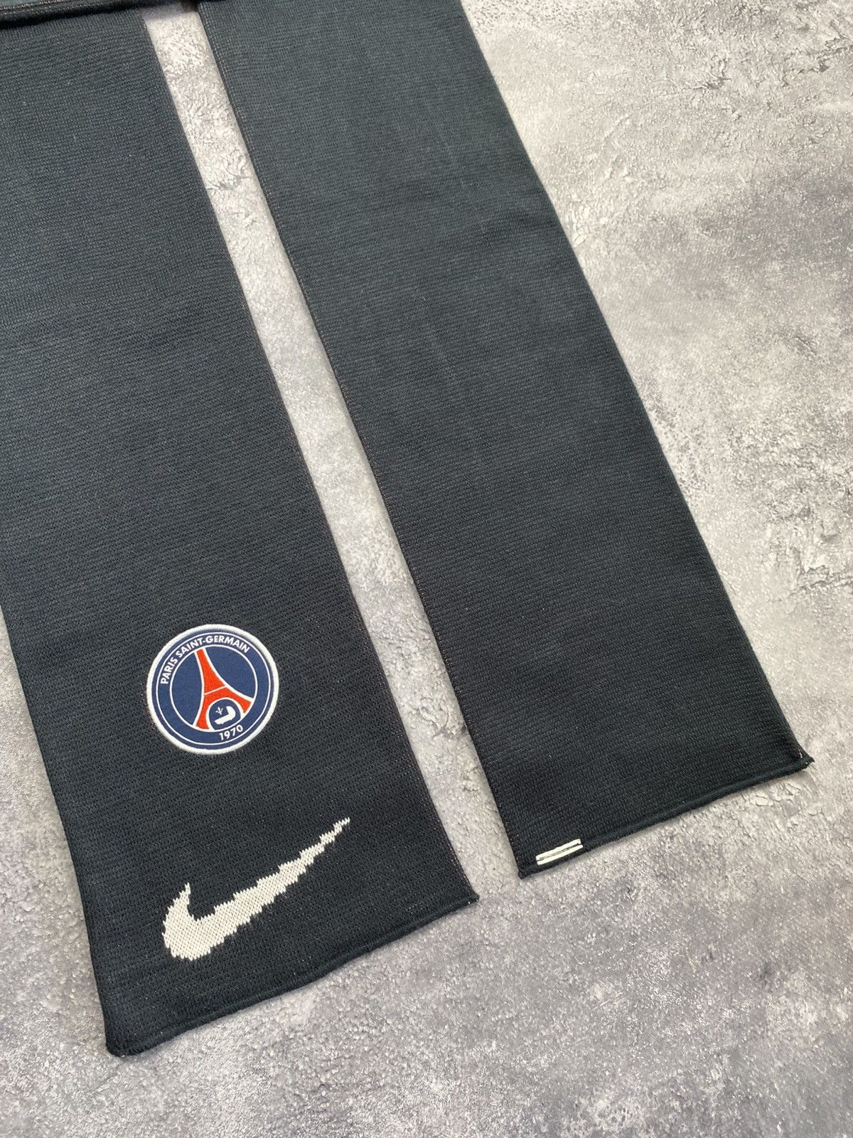 Nike Vintage Nike Paris Saint Germain Scarf PSG Rare Soccer Y2K Size ONE SIZE - 9 Thumbnail