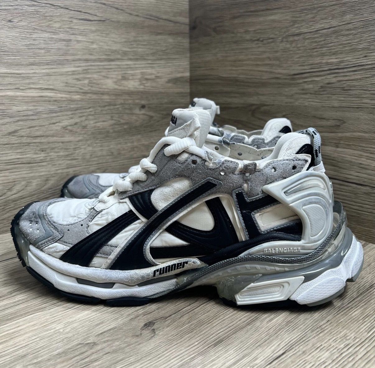 Balenciaga Balenciaga Runner Grey & Black Sneakers J41 Size US 8 / EU 41 - 1 Thumbnail