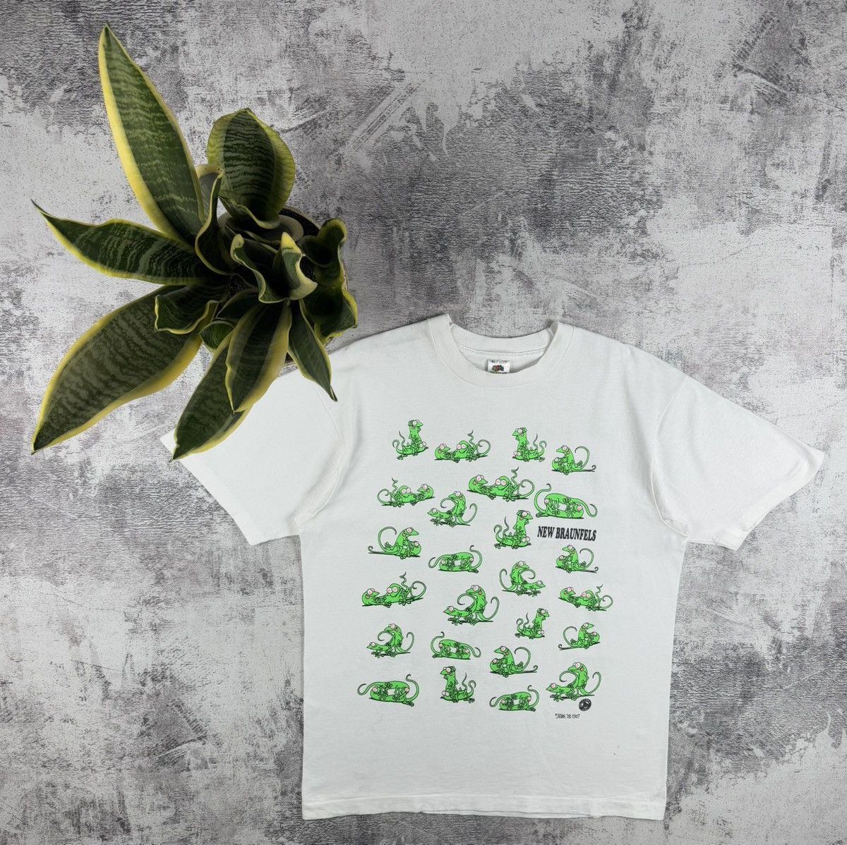 Vintage Kama Sutra Lizard Sex Positions New Braunfels T Shirt Tee Size US XL / EU 56 / 4 - 1 Thumbnail