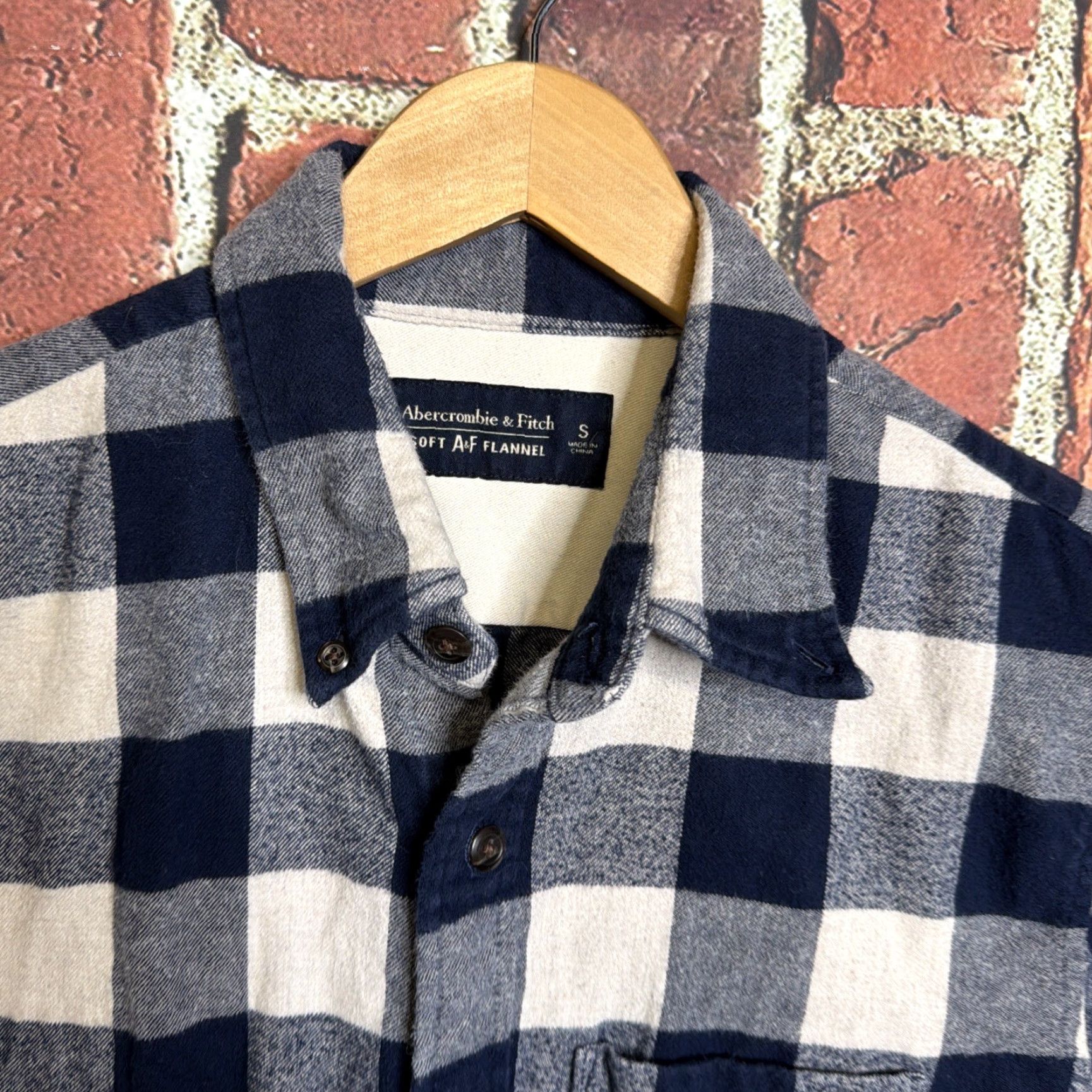 Abercrombie & Fitch Abercrombie & Fitch Men’s Button-Up Flannel Shirt S Blue Plaid 100% Cotton Size US S / EU 44-46 / 1 - 2 Thumbnail