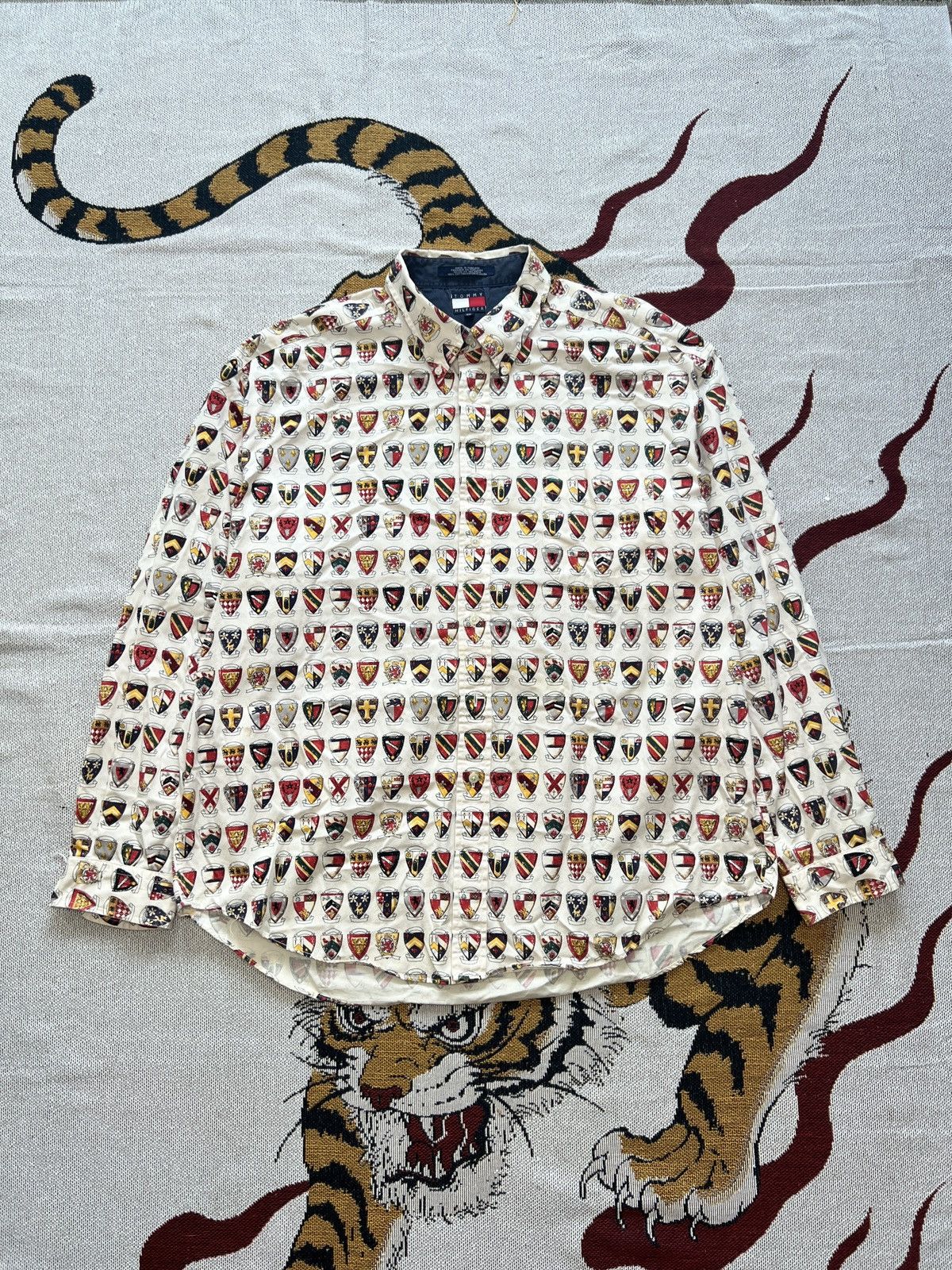 Tommy Hilfiger × Vintage Tommy Hilfiger vintage 90s cream & multi-coloured shirt Size US XXL / EU 58 / 5 - 1 Thumbnail