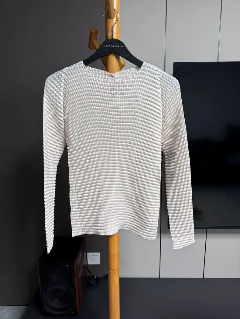 Other Issey Miyake size:2 Beige pullover long-sleeved top Size XS / US 0-2 / IT 36-38 - 1 Thumbnail