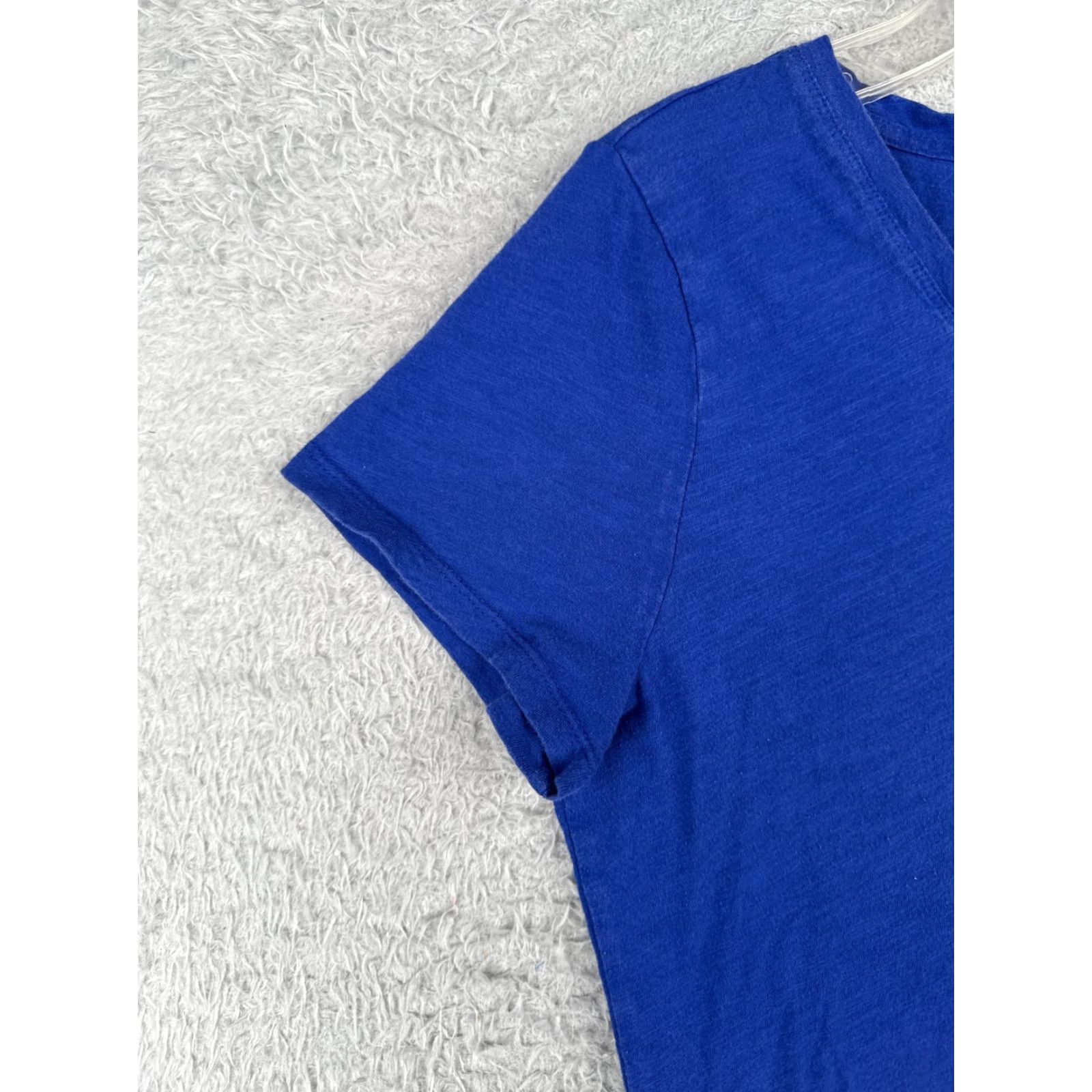 Tommy Hilfiger VINTAGE Tommy Hilfiger Shirt Women L Blue V-Neck Short Sleeve 100% Cotton Logo Casual Mens? Womens? Wait. No. END. Size L / US 10 / IT 46 - 3 Thumbnail