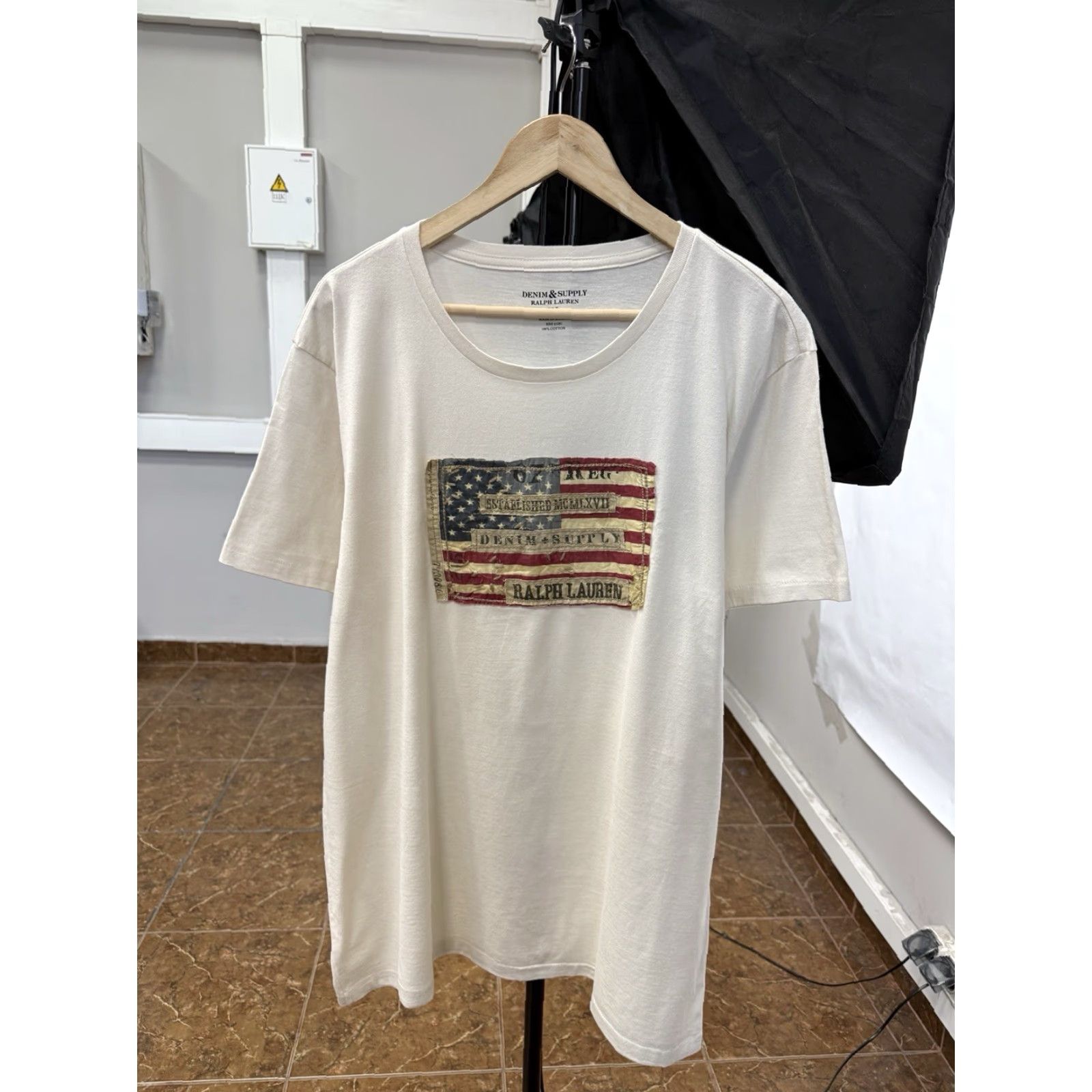 Ralph Lauren VINTAGE Ralph Lauren USA Flag Denim Supply T-Shirt XL Mens Beige Size US XL / EU 56 / 4 - 2 Thumbnail