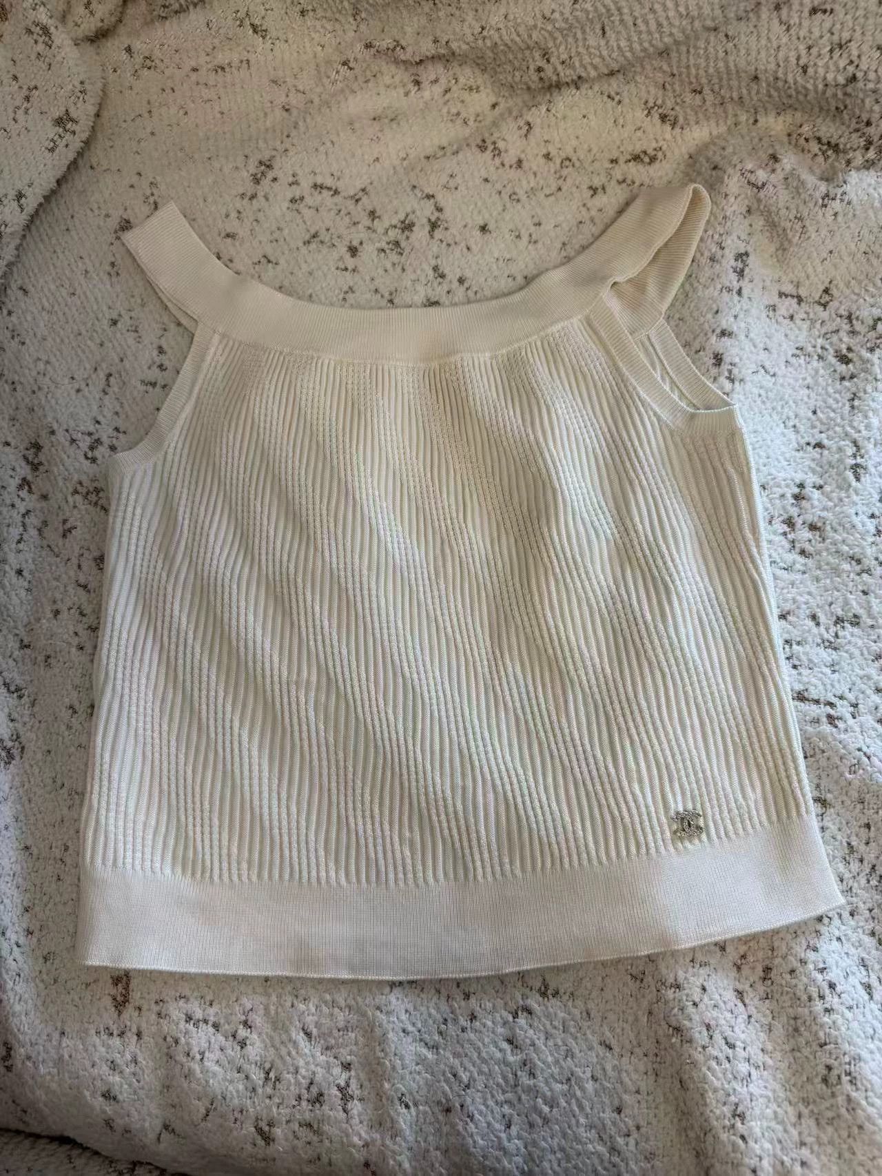 Chanel Chanel Off-The-Shoulder Cami 36 99 New Size XS / US 0-2 / IT 36-38 - 1 Thumbnail