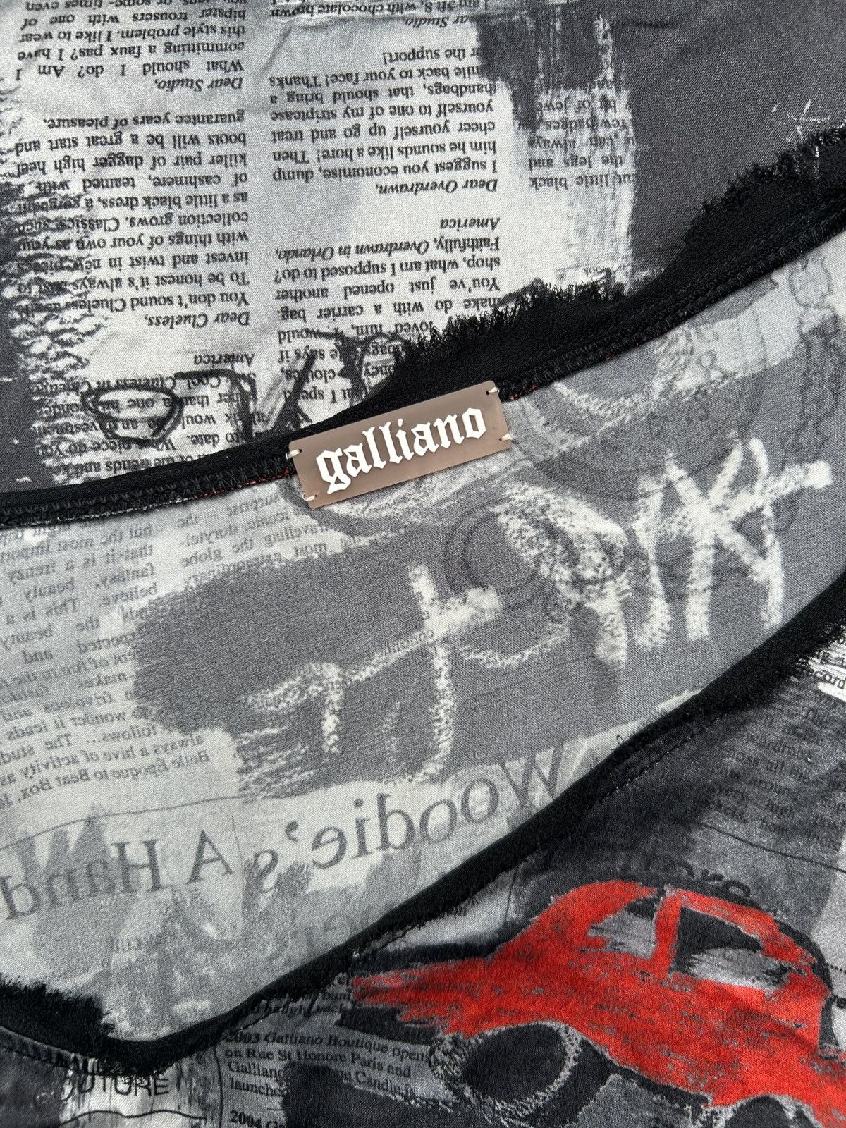 John Galliano Archival Galliano Newspaper Gazette print/ basquiat silk top Size L / US 10 / IT 46 - 6 Thumbnail