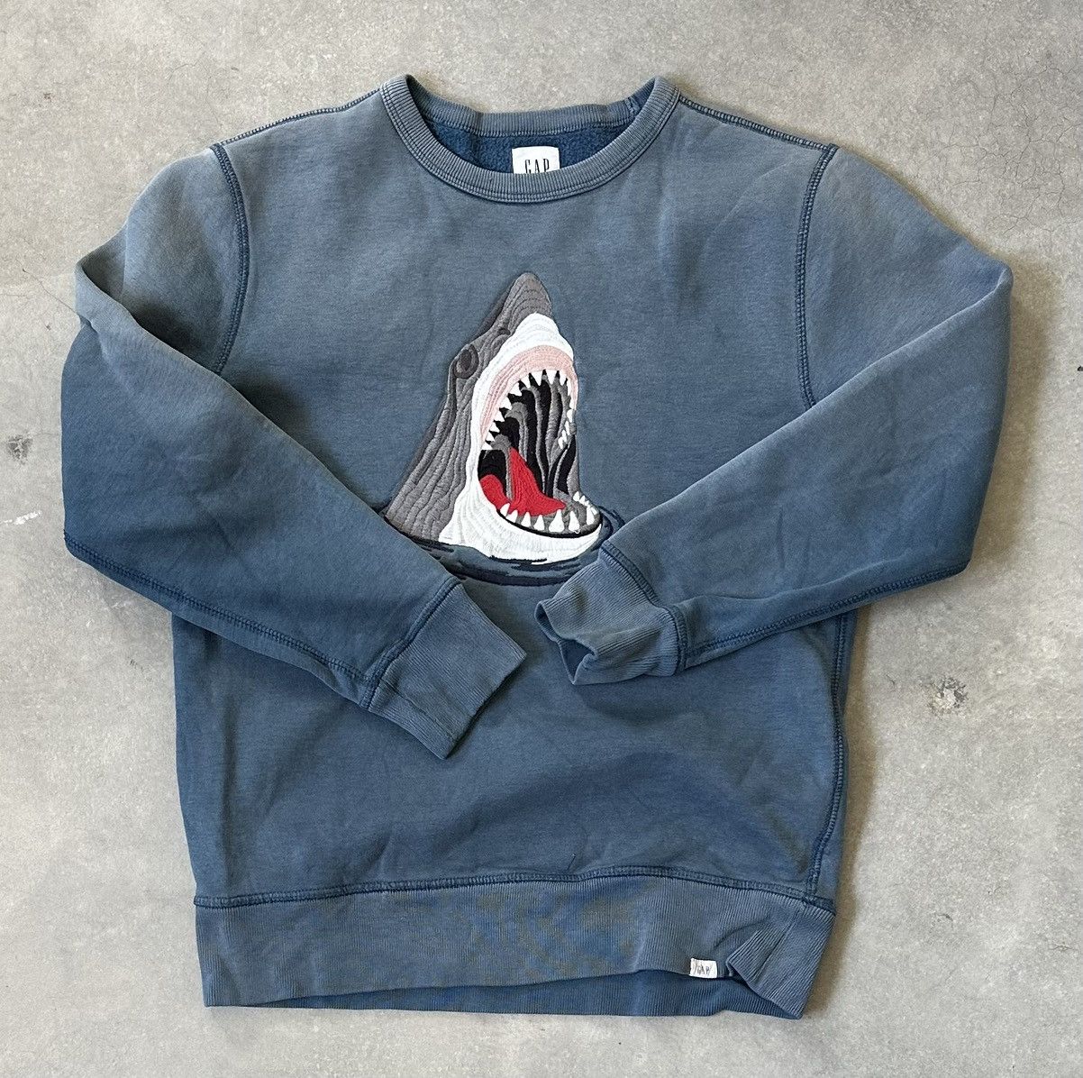 Gap VINTAGE GAP JAWS WELLFADED SWEATSHIRT Size US S / EU 44-46 / 1 - 1 Thumbnail