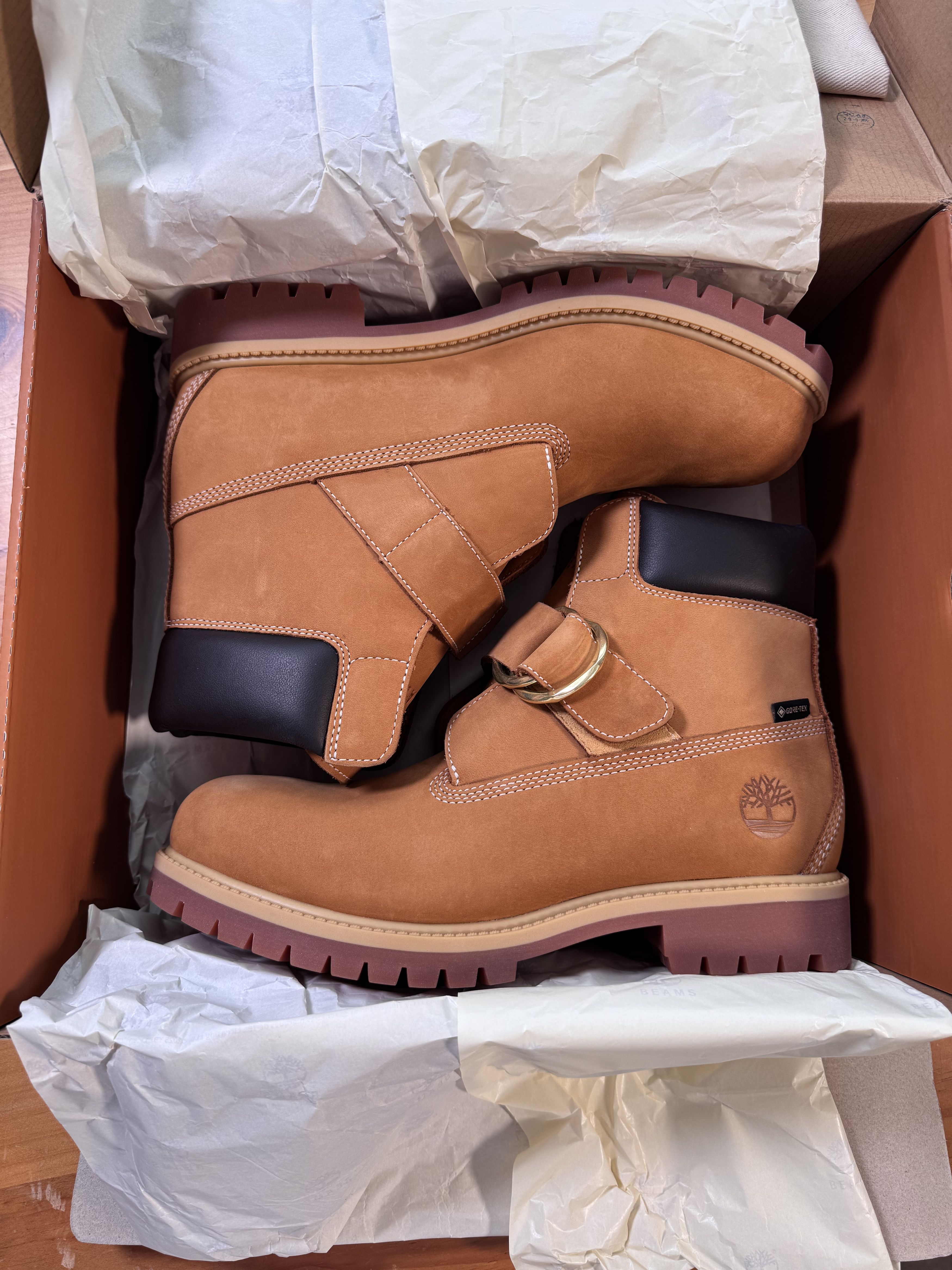 Beams Japan Beams x Timberland 6 INCH HERITAGE MID BUCKLE GTX BOOT WHEAT Size US 8.5 / EU 41-42 - 1 Thumbnail