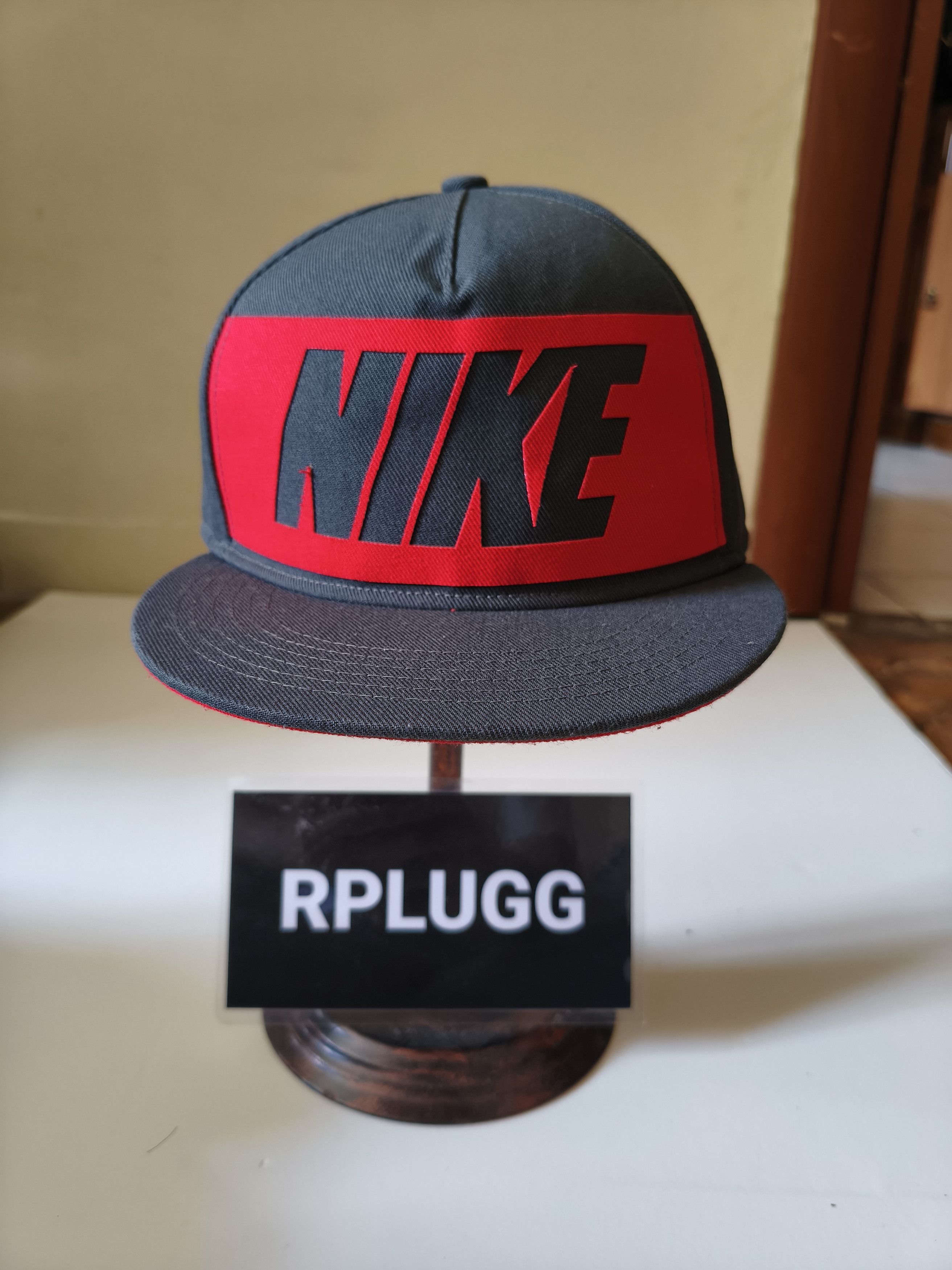 Nike Nike Big Logo Snapback Cap - Grey Red Panel Y2K Size ONE SIZE - 1 Thumbnail