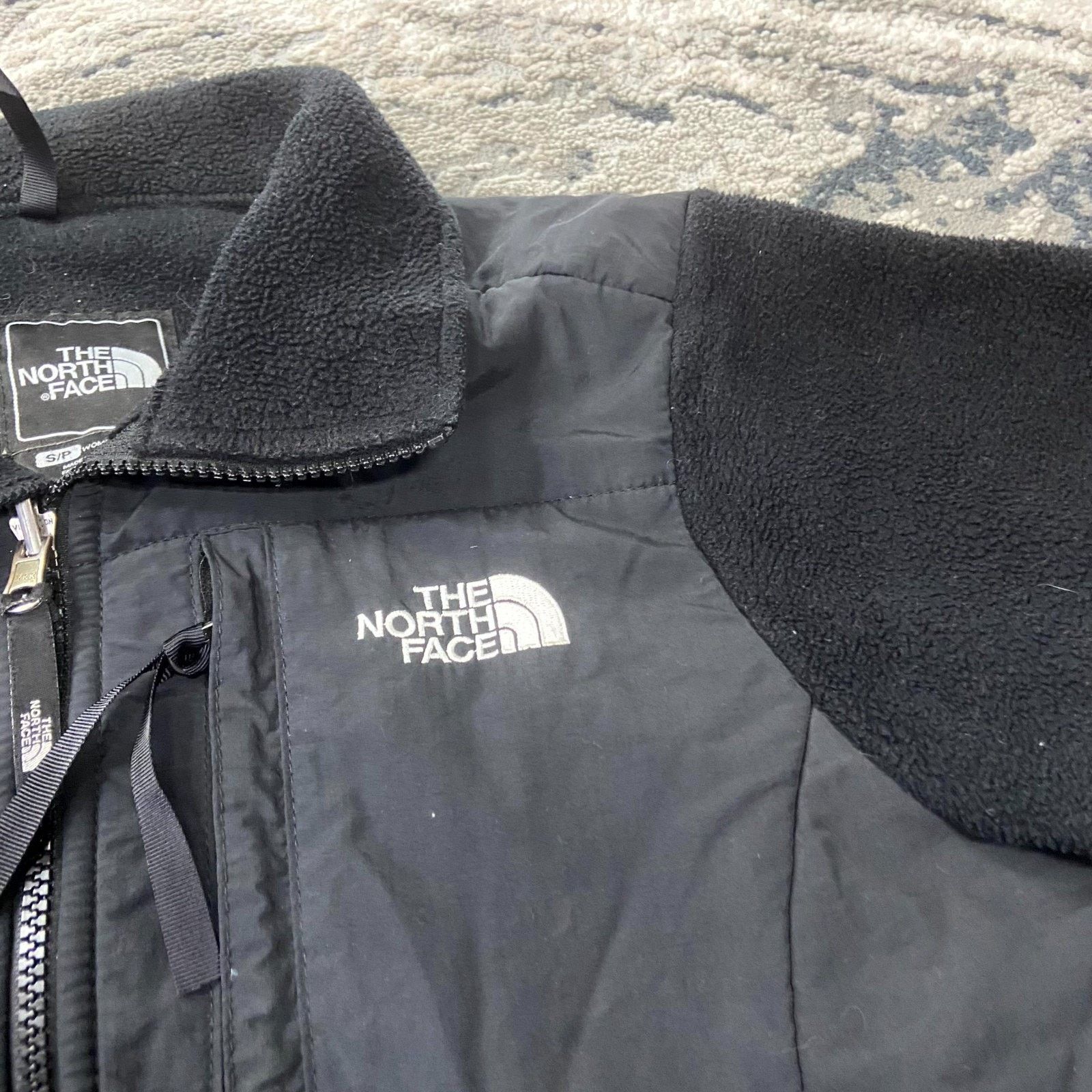 The North Face The North Face Retro Denali Jacket Womens Small Black Size S / US 4 / IT 40 - 2 Thumbnail