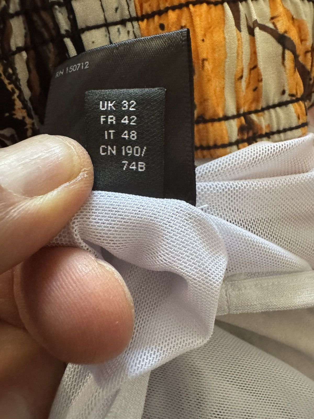 Amiri AMIRI Shorts real sizes SHOWN in photos by tape measure Size US 31 - 11 Thumbnail