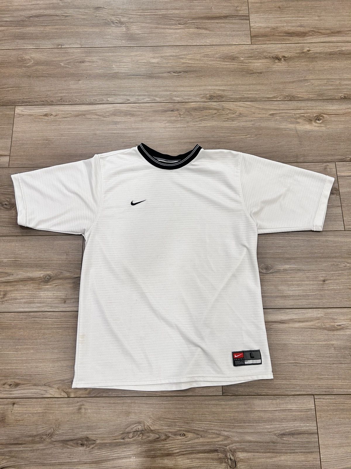 Nike Vintage Nike Soccer T-shirt Size US L / EU 52-54 / 3 - 1 Thumbnail