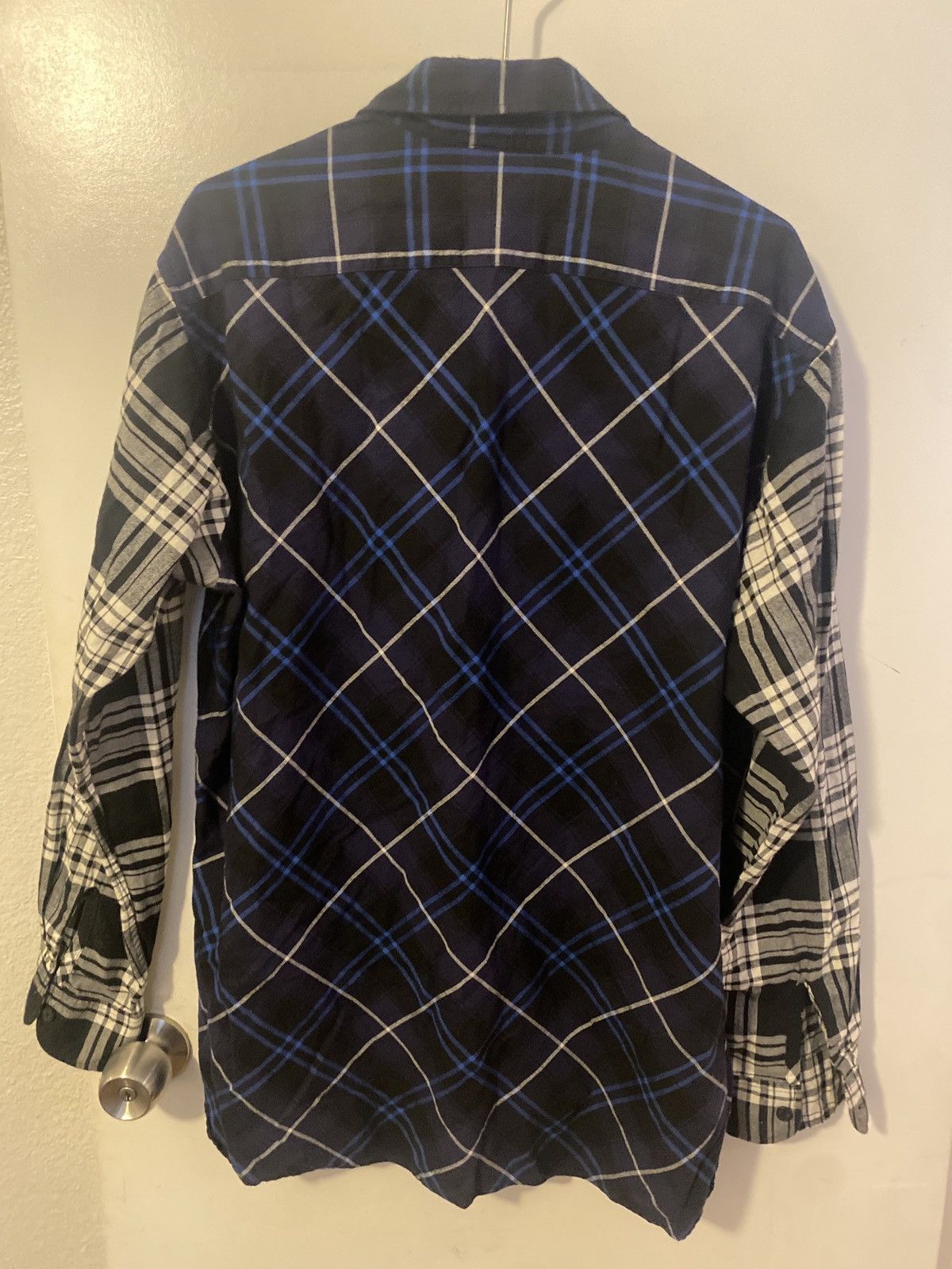 JW Anderson × Uniqlo NWOT JW Anderson Uniqlo Flannel Blue White Black Size L Size US L / EU 52-54 / 3 - 4 Thumbnail