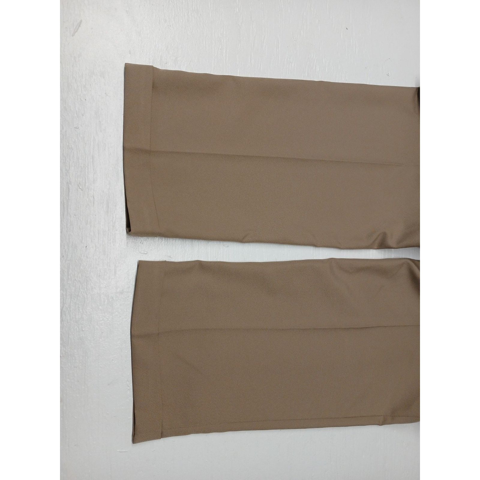 Jos. A. Bank Jos A. Bank Tan (34x29) Comfort Relaxed Casual Pants Size US 34 / EU 50 - 9 Thumbnail