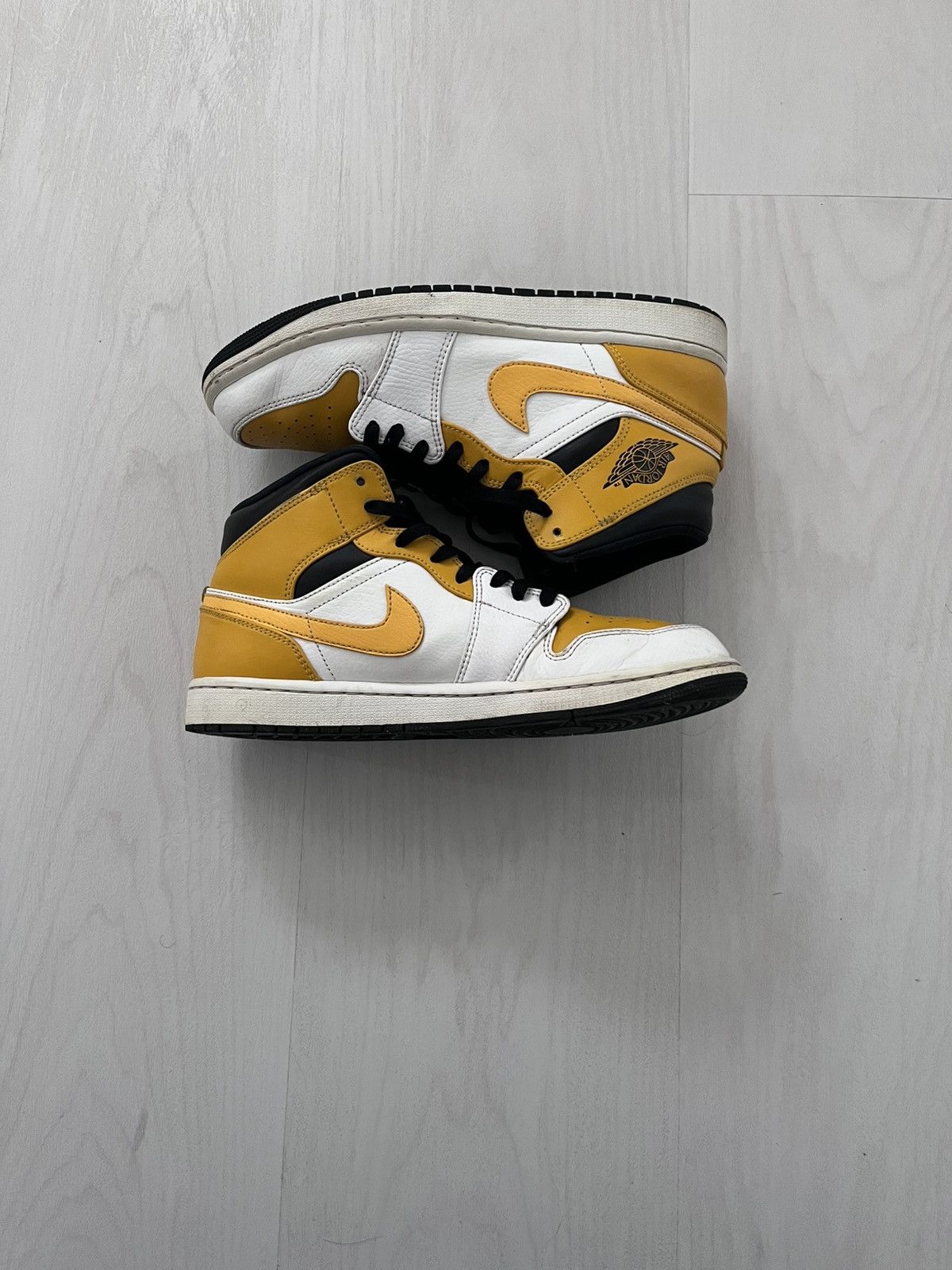 Jordan Brand Jordan 1 University Gold Size US 10 / EU 43 - 1 Thumbnail