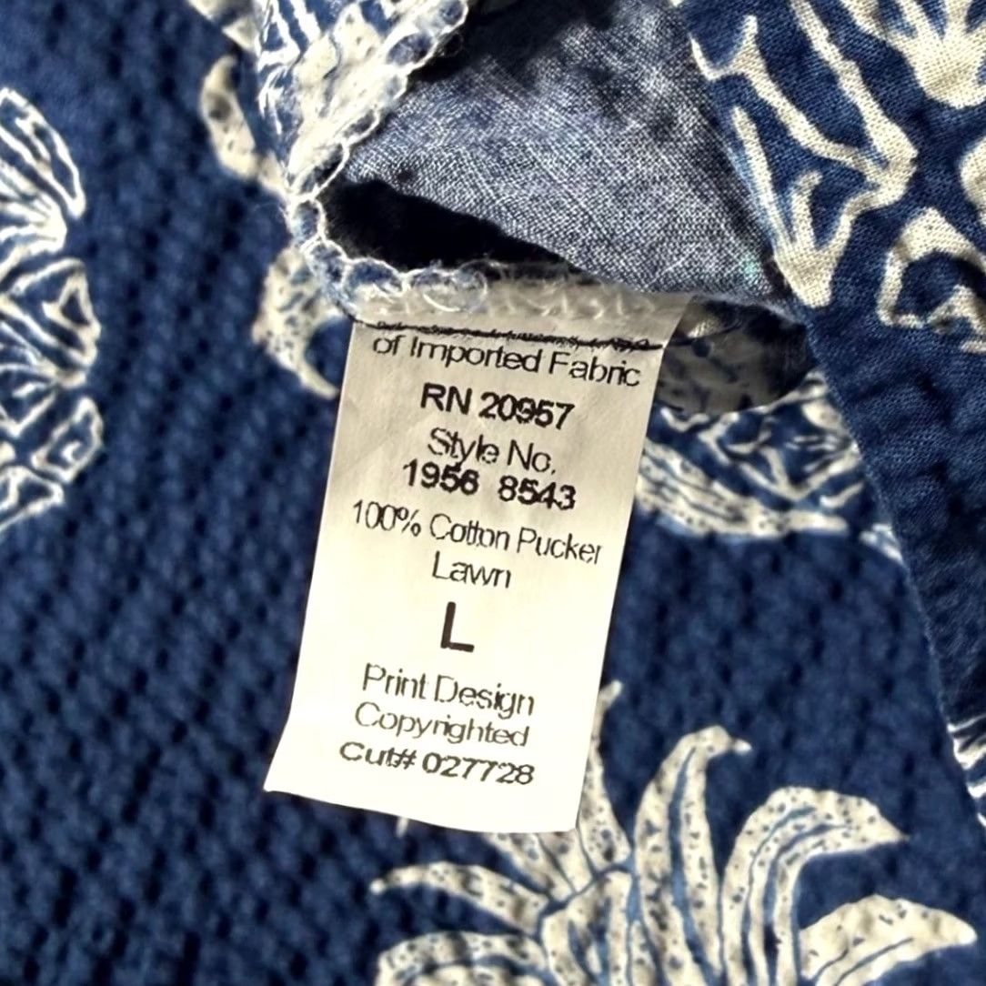 Tori Richard Tori Richard Button-Up Shirt Mens Large Blue Pineapple Puckered Hawaii Seersucker Casual Travel Summer 90s? Size US L / EU 52-54 / 3 - 3 Thumbnail