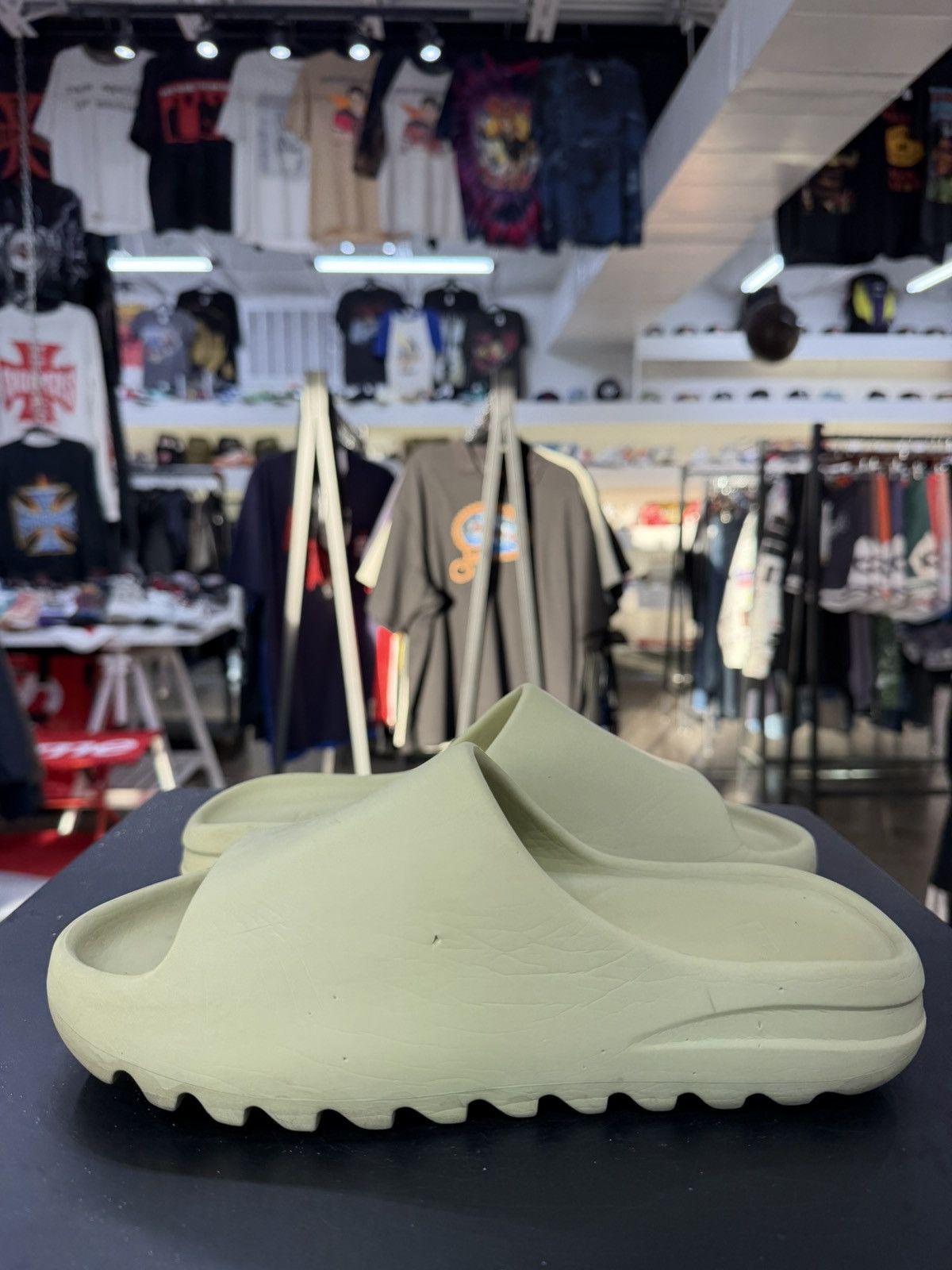 Yeezy Adidas Yeezy Slide Resin Size 9 Size US 9 / EU 42 - 4 Thumbnail