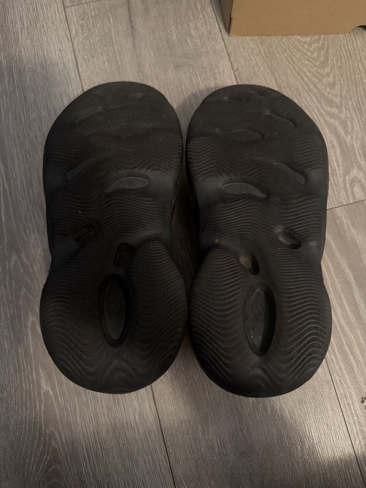 Yeezy Adidas YEEZY foam rnnrs onyx Size US 11 / EU 44 - 5 Thumbnail