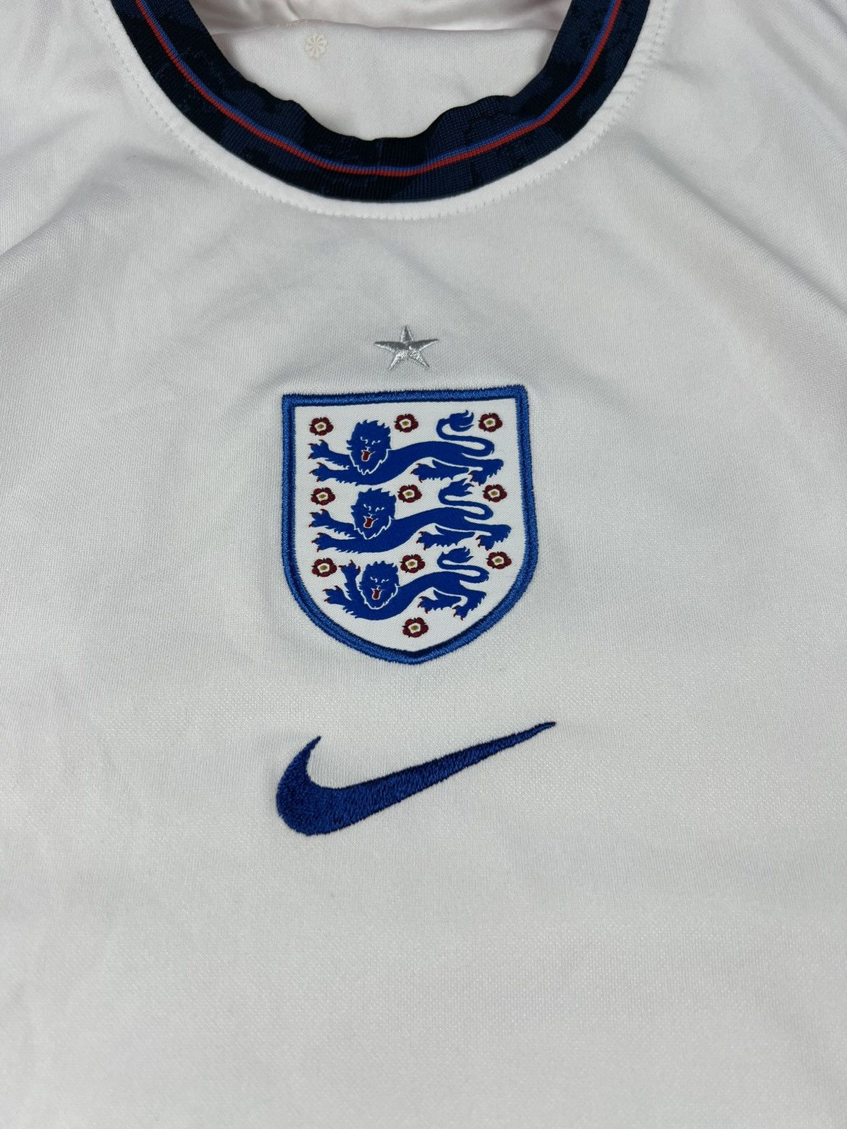 Nike Nike England 2020/22 Soccer Football Blockcore Y2K Jersey Size US S / EU 44-46 / 1 - 7 Thumbnail