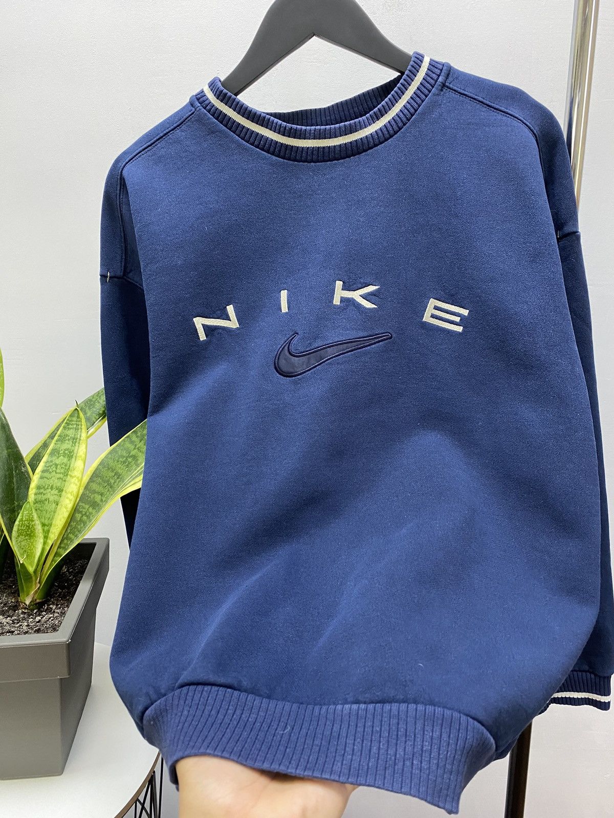 Vintage Y2K Nike 90s Big Center Logo Swoosh Sweatshirt Size US L / EU 52-54 / 3 - 9 Thumbnail