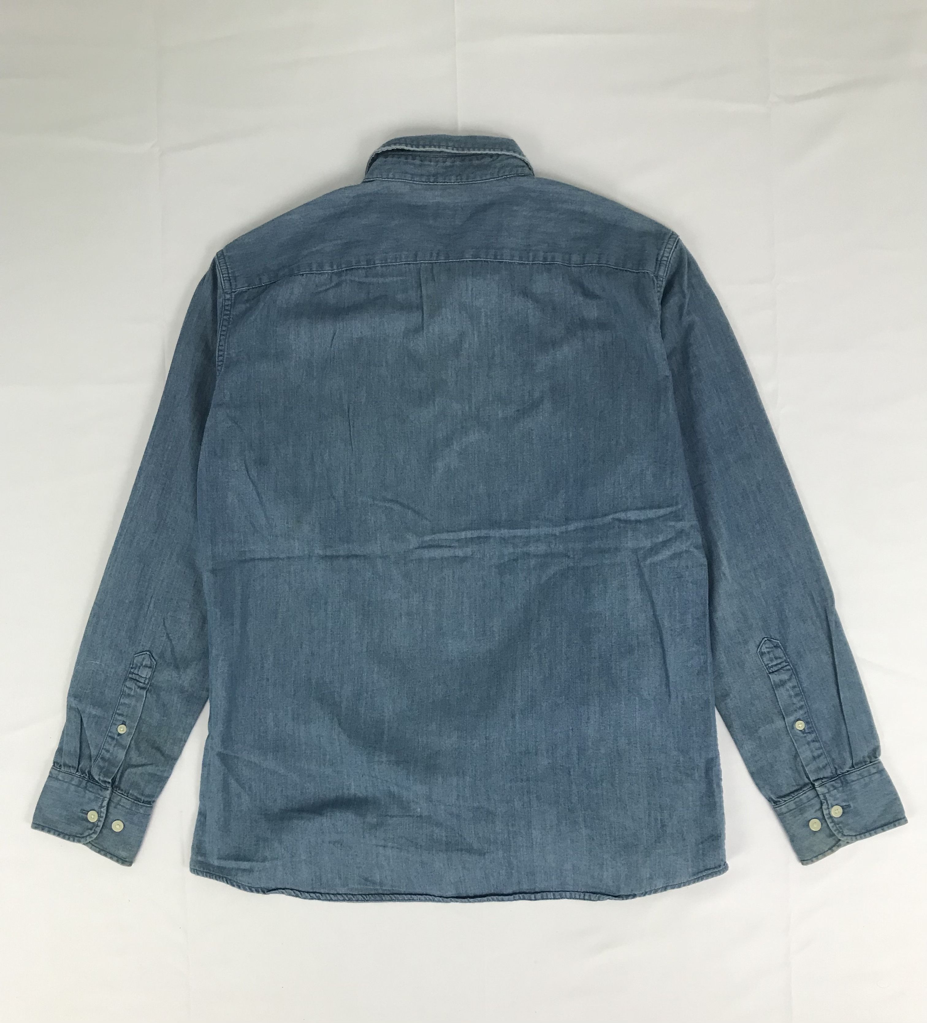 Uniqlo Original Uniqlo Denim Shirt Size US L / EU 52-54 / 3 - 5 Thumbnail