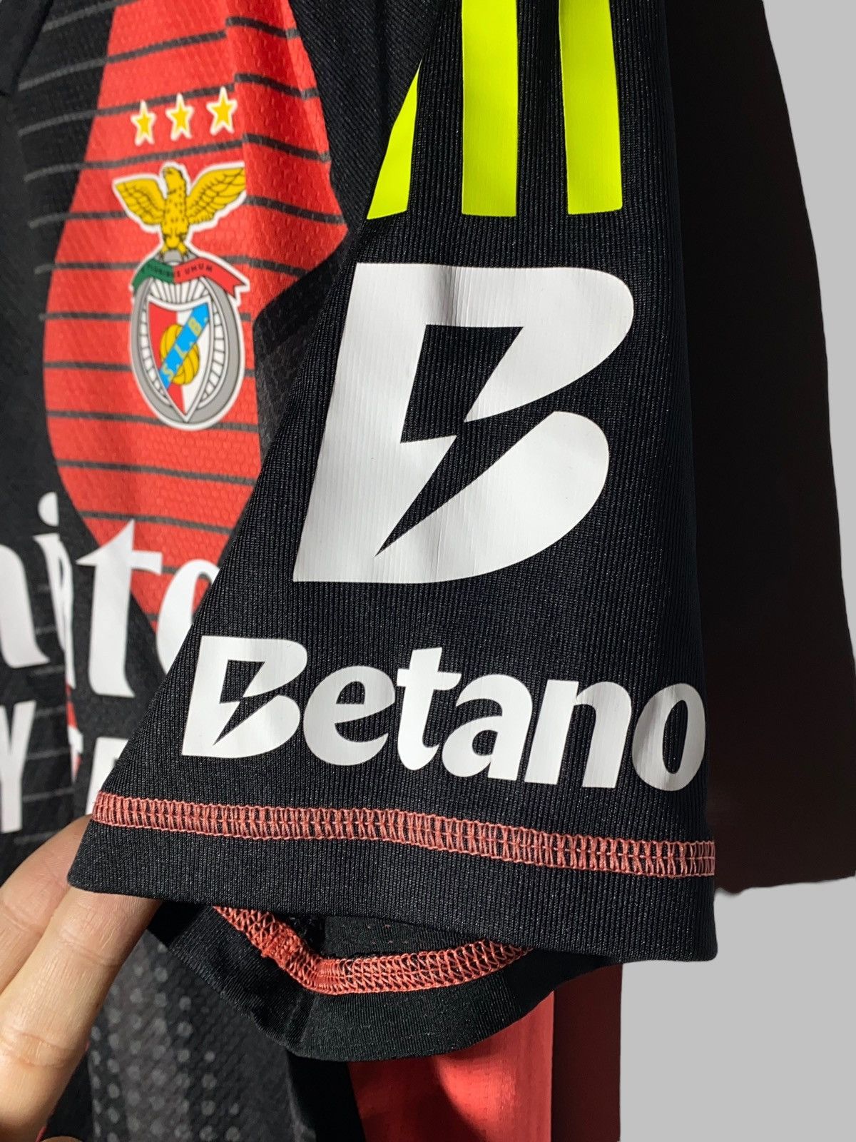 Adidas Adidas Benfica 2024 Goalkeeper Football Shirt Size US L / EU 52-54 / 3 - 10 Thumbnail