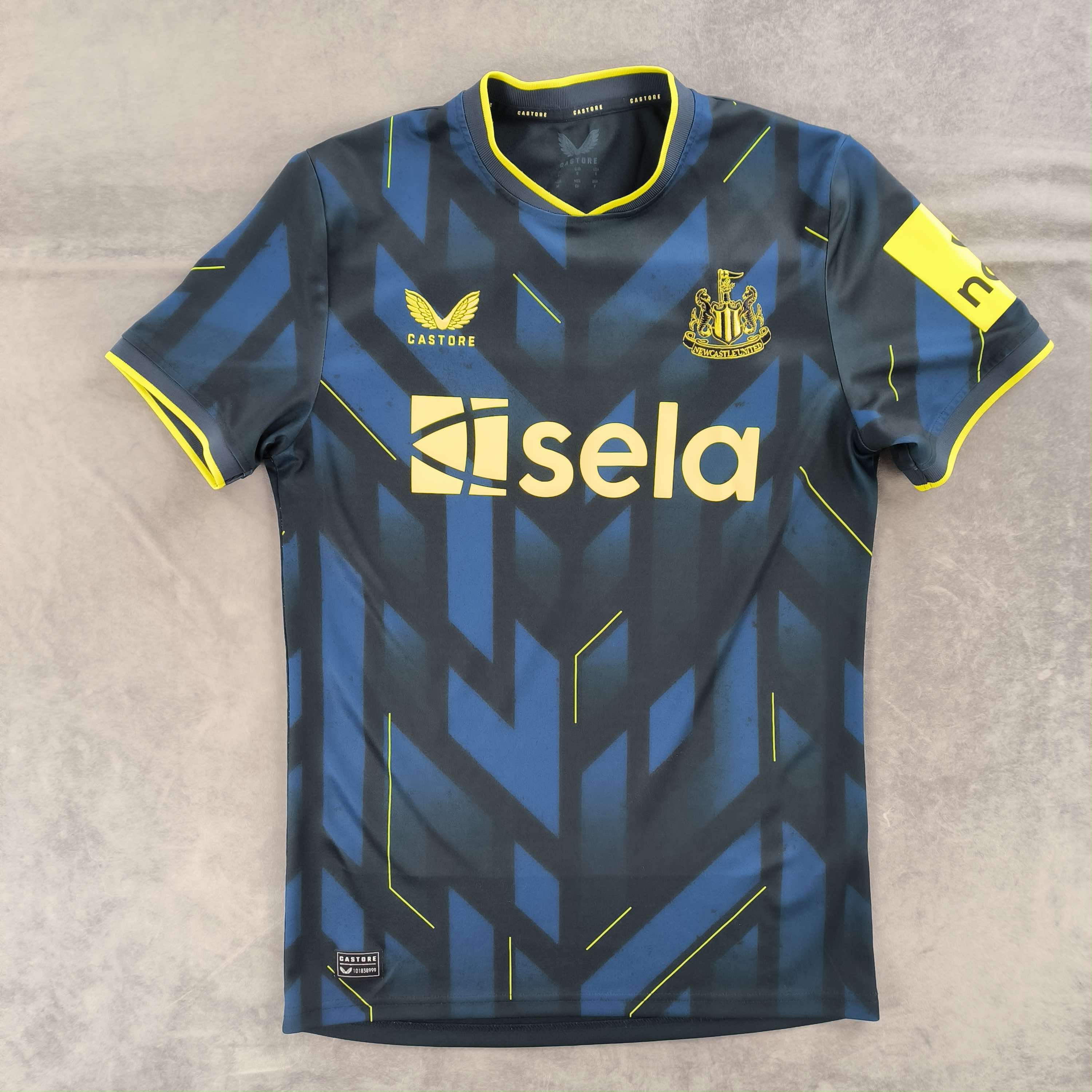 Castore Newcastle United 2023-24 Castore third football jersey sz S Size US S / EU 44-46 / 1 - 1 Thumbnail
