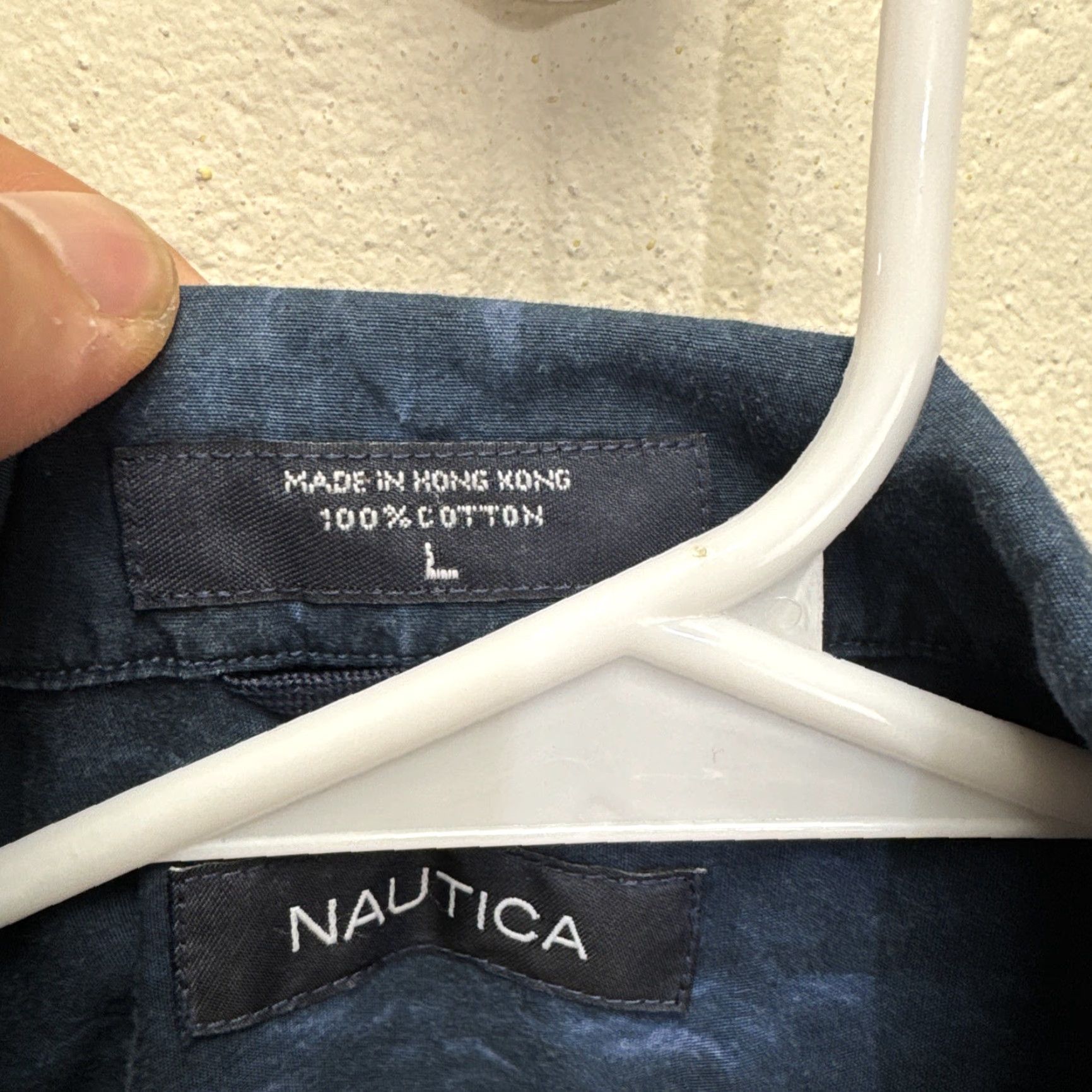 Nautica VINTAGE Nautica Shirt Mens Large Blue Button-Up Short Sleeve Sailboat Hong Kong 90s Beach Nautical Shirt Mens L Blue 90s Nautical Beach Mens Shirt Size US L / EU 52-54 / 3 - 3 Thumbnail