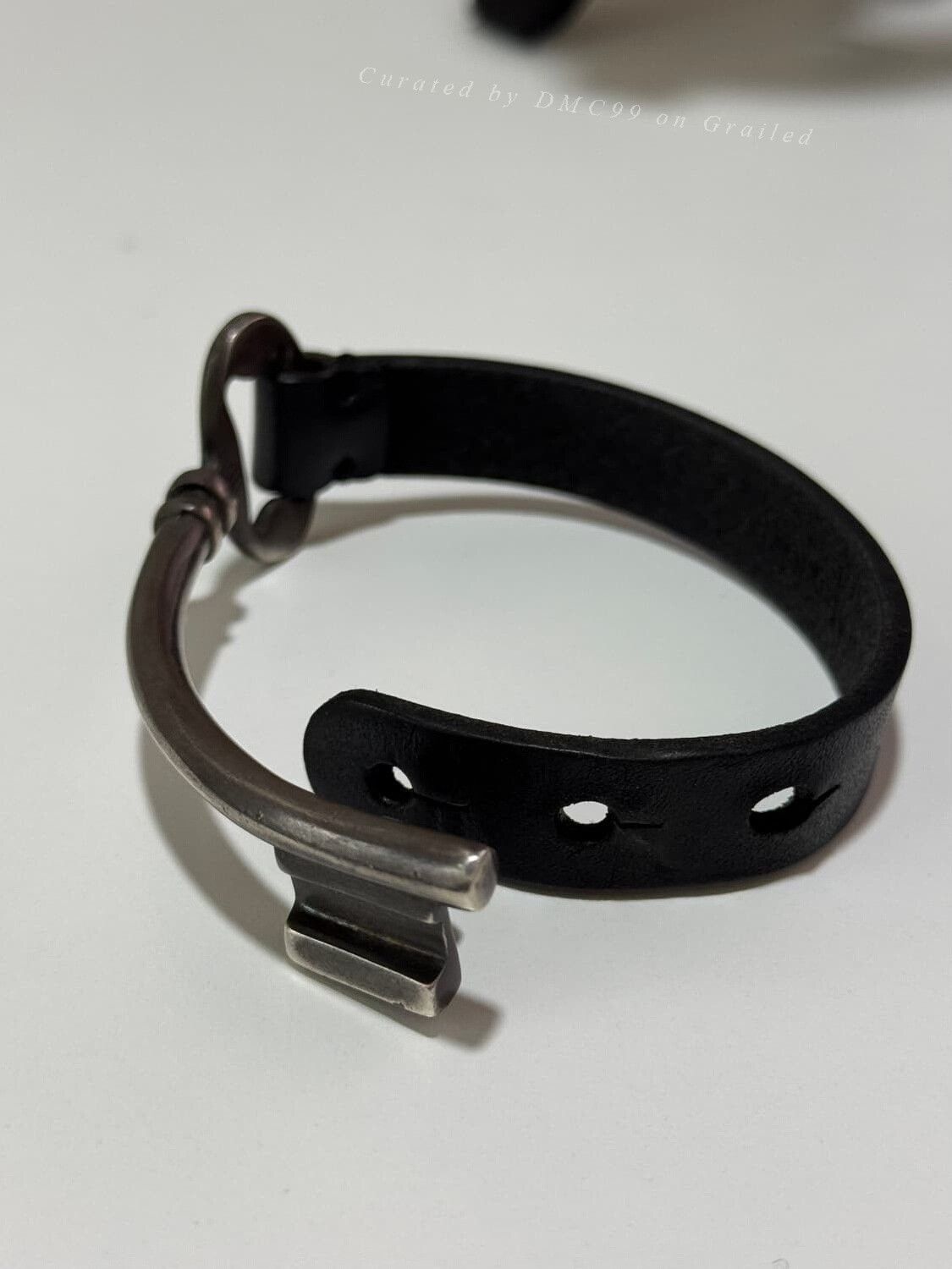 Maison Margiela Maison Margiela Vintage Silver Key Bracelet Size ONE SIZE - 1 Thumbnail