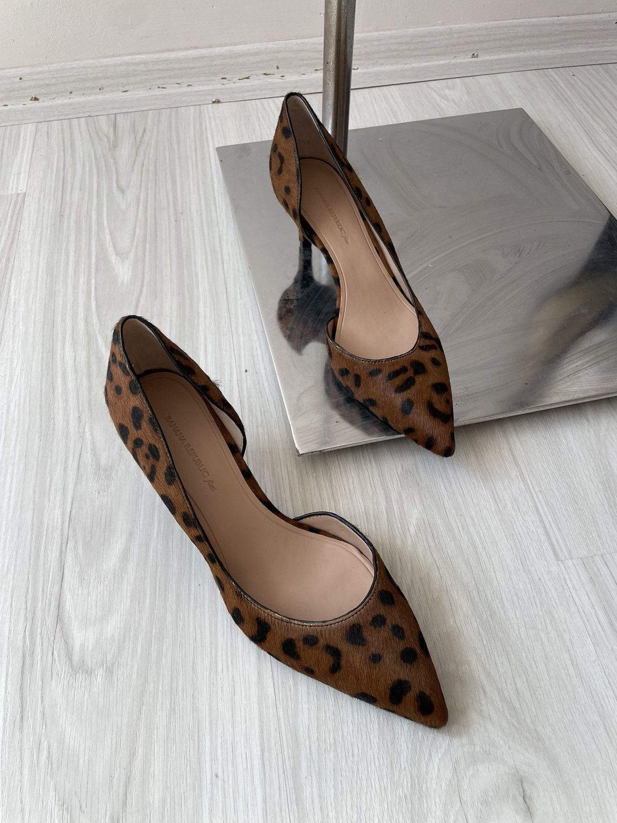 Banana Republic Banana Republic hair calf heels Size US 8.5 / IT 38.5 - 4 Thumbnail