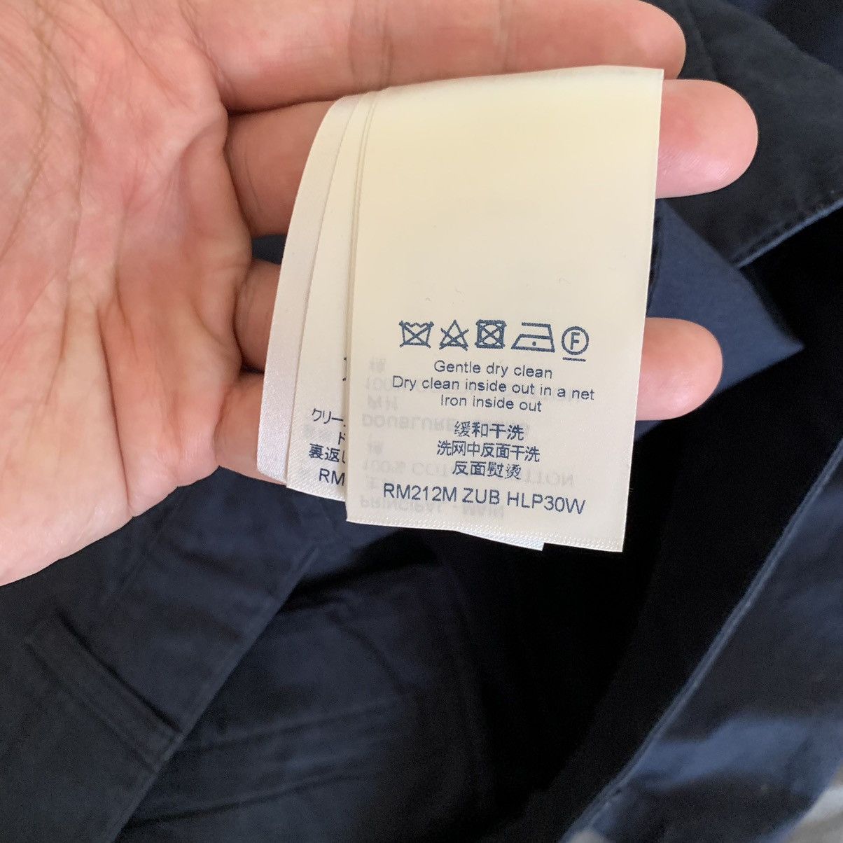 Louis Vuitton × Virgil Abloh Louis Vuitton Virgil Abloh navy cargo pants Size US 32 / EU 48 - 8 Thumbnail