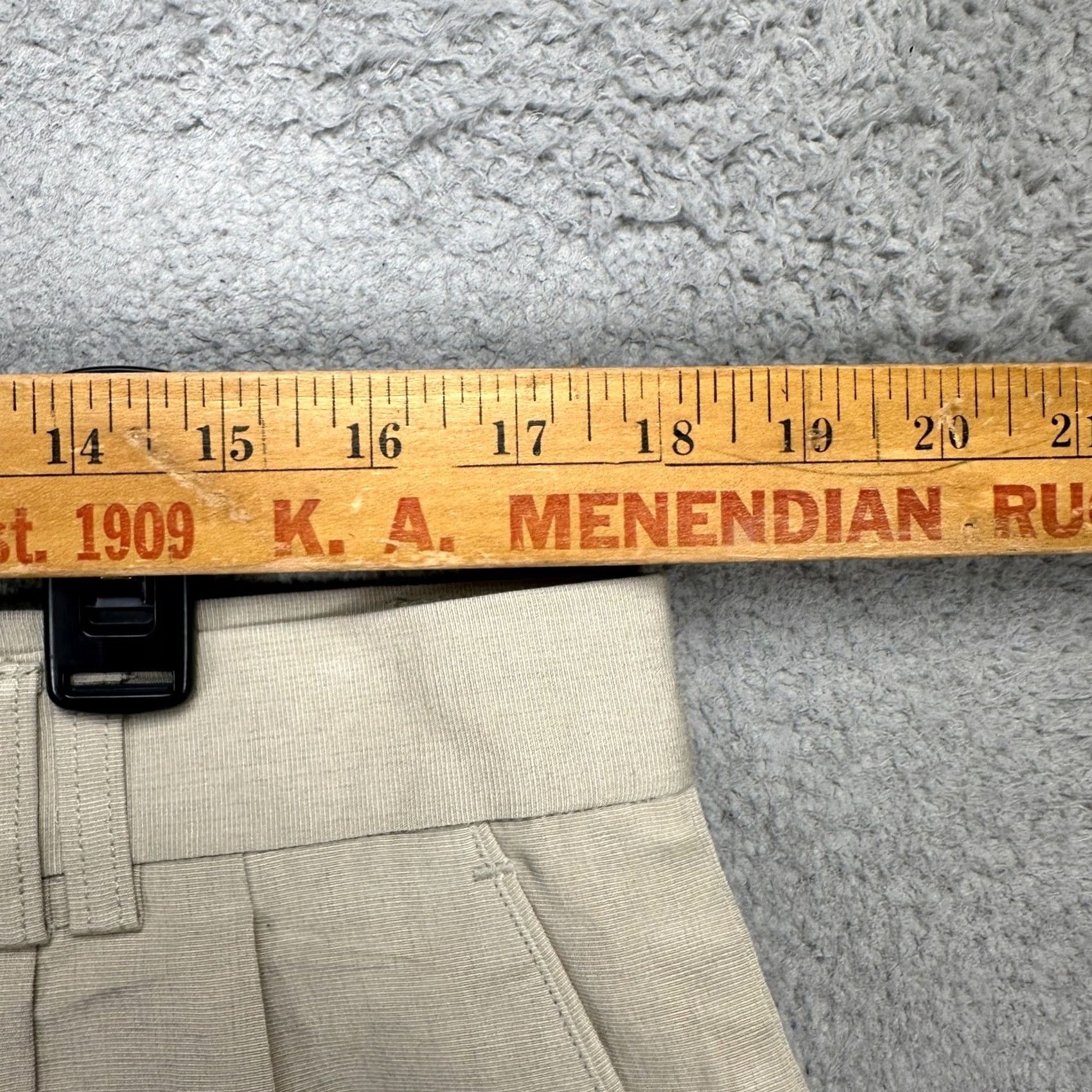 Vintage VINTAGE? No — Greg Norman Mens Linen Blend Shorts 36 Beige Pleated Casual Pocket Comfort NEW Size US 36 / EU 52 - 5 Thumbnail