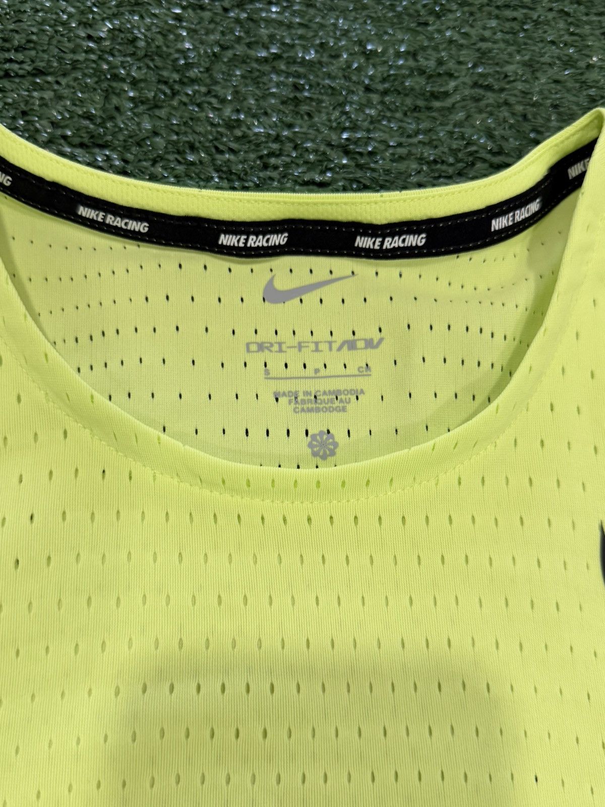 Nike Nike Shirt Mens Small Volt Yellow Aeroswift Dri Fit ADV Size US S / EU 44-46 / 1 - 3 Thumbnail