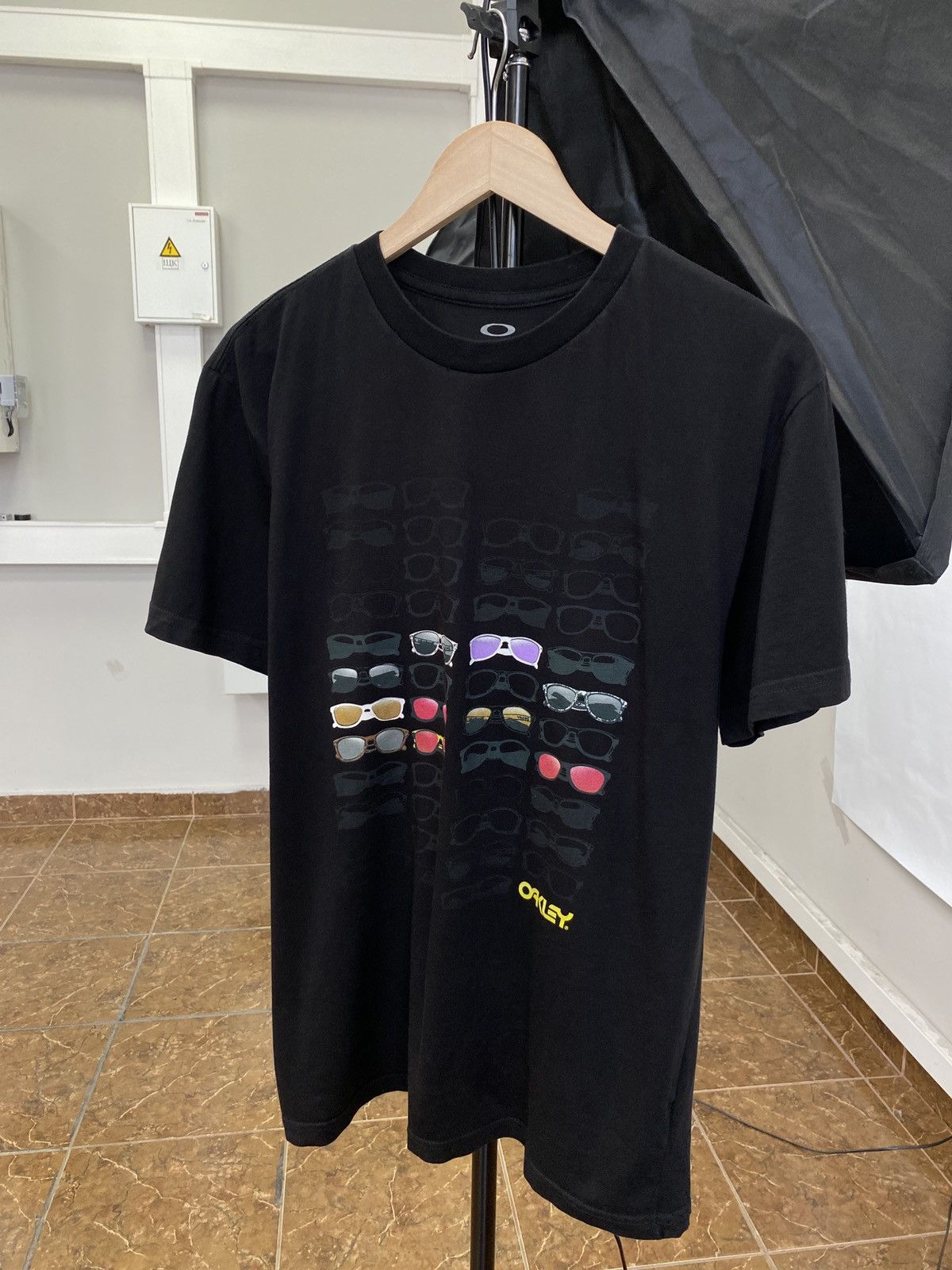 Oakley × Vintage 🇺🇸 Oakley Big Logo T-Shirt Rare Retro Hype Size US L / EU 52-54 / 3 - 1 Thumbnail