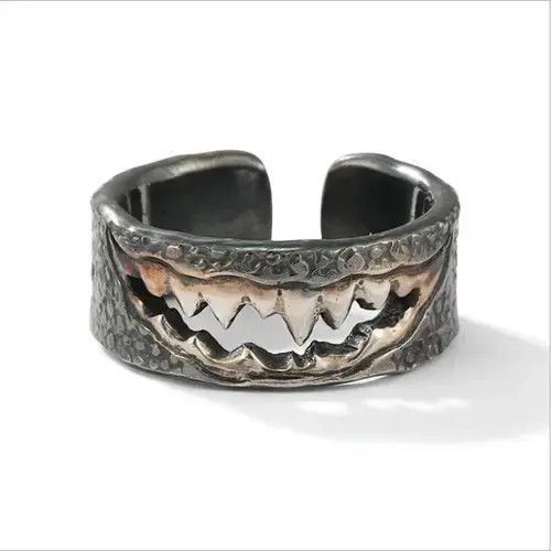 Vintage Resizeable Monster Teeth Ring Size ONE SIZE - 1 Thumbnail
