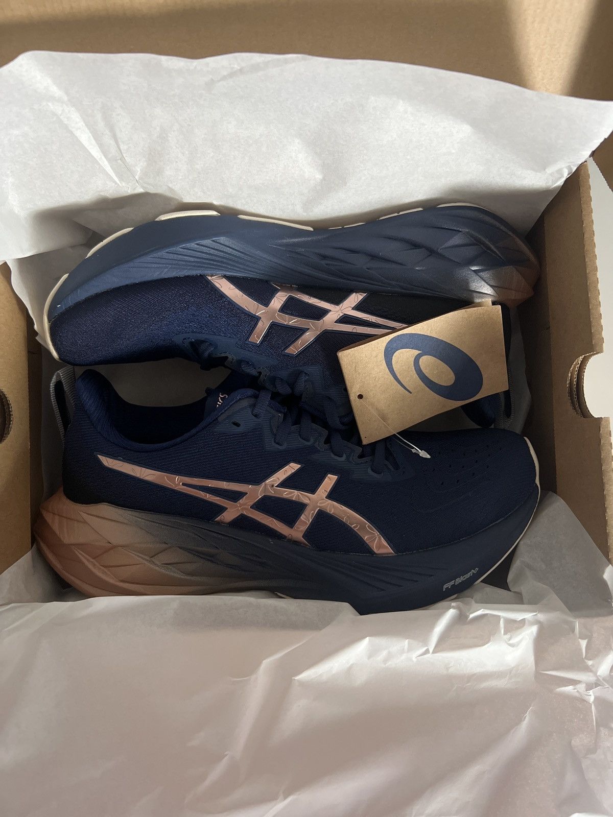 Asics Novela Blast 4 Platinum Size US 8.5 / IT 38.5 - 1 Thumbnail