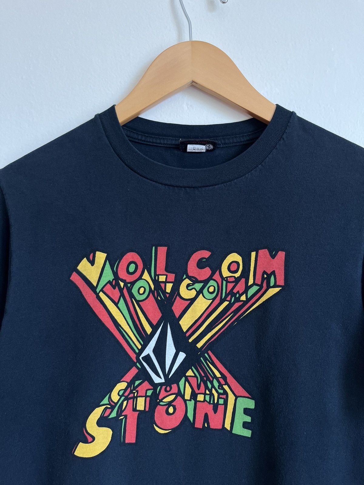 Hook-Ups Vintage 00’s Volcom Stone Skateboards T-Shirt Size US S / EU 44-46 / 1 - 2 Thumbnail