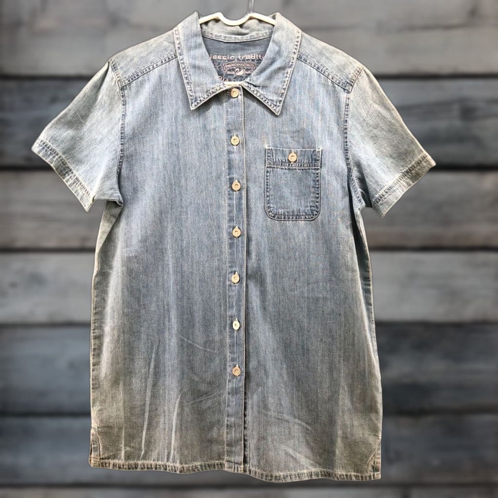 Gloria Vanderbilt VINTAGE Gloria Vanderbilt Chambray Denim Shirt Womens S Blue Short Sleeve Button-Up Tunic Bohemian Western Size S / US 4 / IT 40 - 1 Thumbnail