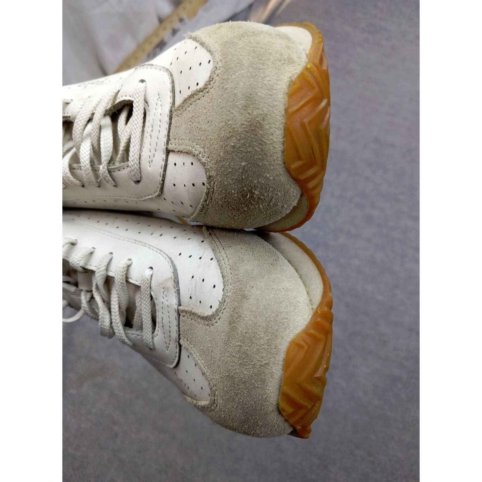 Polo Ralph Lauren Polo Ralph Lauren Suede Sneakers Womens 7.5 B White Gray Low top Retro Sneakers Mens Womens Size M / US 6-8 / IT 42-44 - 5 Thumbnail