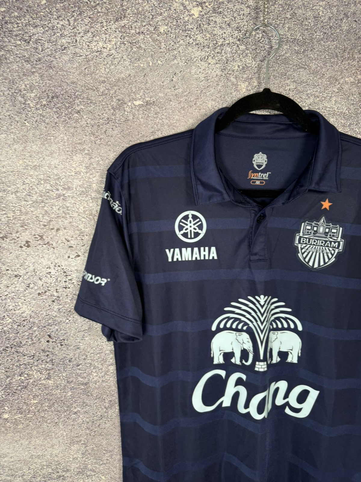 Vintage Buriram United 2017/18 Home Soccer Jersey Medium Size US M / EU 48-50 / 2 - 3 Thumbnail