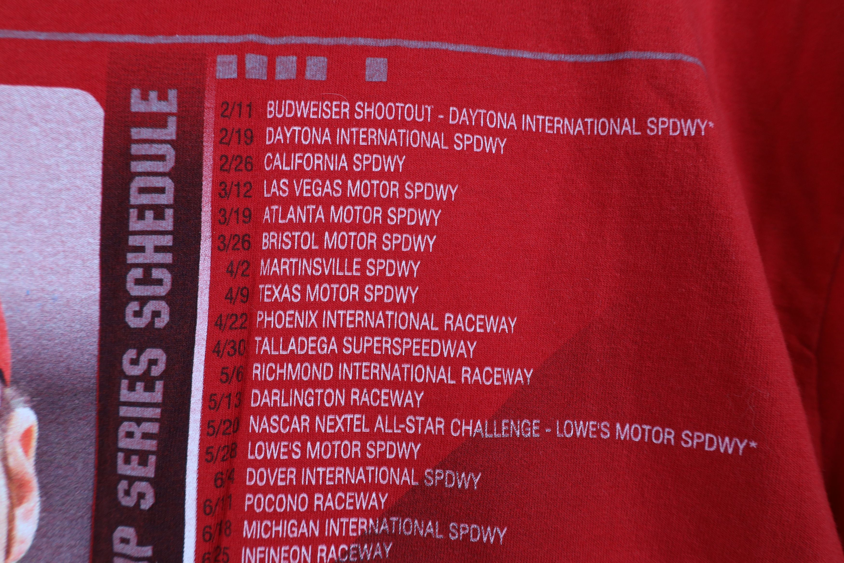 Vintage Vintage Y2K 2006 NASCAR Jr Racing Budweiser T-Shirt Red Size US L / EU 52-54 / 3 - 12 Thumbnail