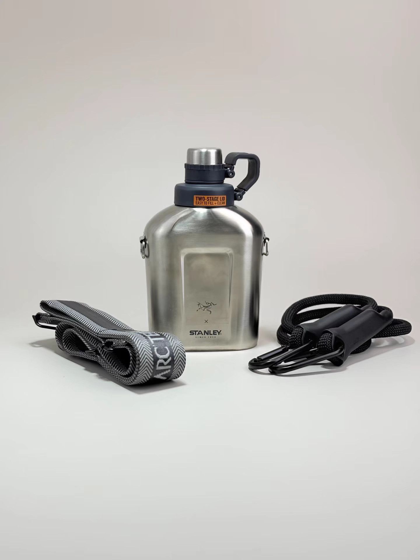 ARC'TERYX × STANLEY Co-branded Water Bottle K1