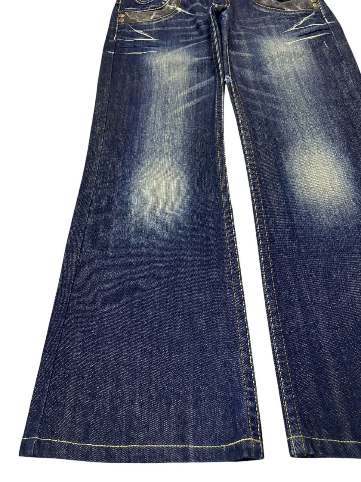 Japanese Brand Vintage Japanese Brand Mud Wash Distressed Flare Jeans Size 30" / US 8 / IT 44 - 6 Thumbnail
