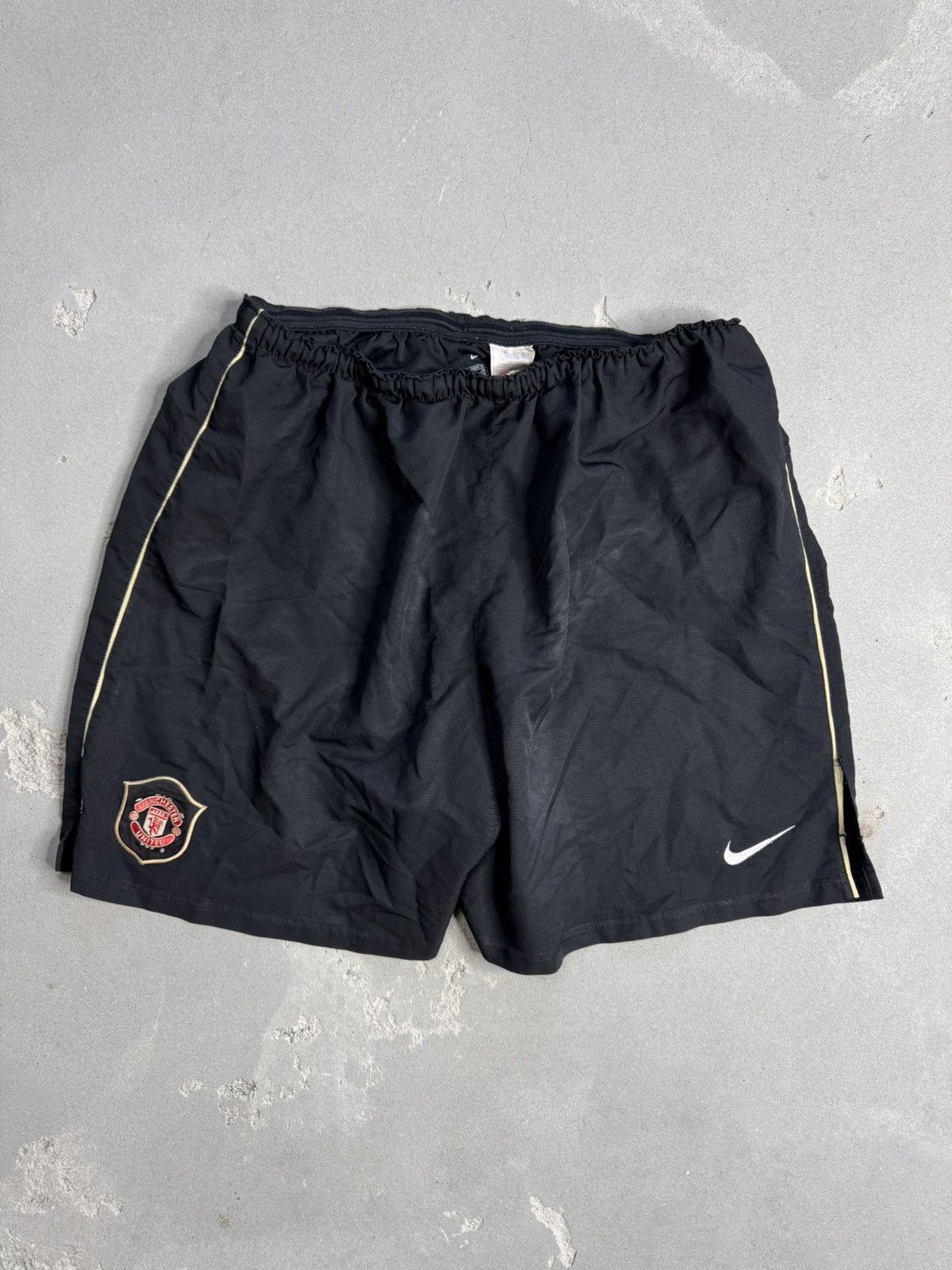 Nike × Vintage Vintage Nike Manchester United Shorts Size XL Size US 36 / EU 52 - 1 Thumbnail