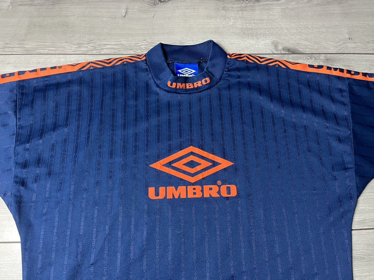Umbro VINTAGE UMBRO 1990s FOOTBALL SHIRT JERSEY TRIKOT MAGLIA BLUE Size US L / EU 52-54 / 3 - 3 Thumbnail
